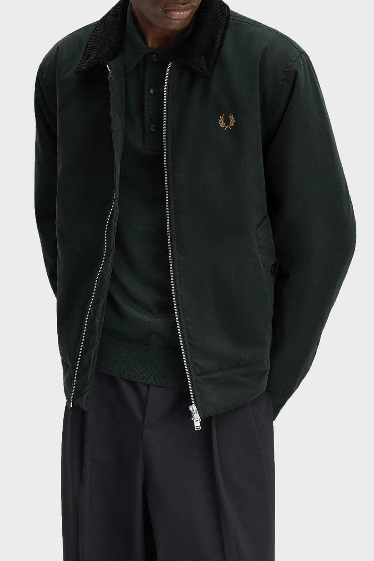Fred Perry Pamuklu Regular Fit Kadife Yaka Logolu Unisex Mont J8535 Q20 Koyu yeşil - 6