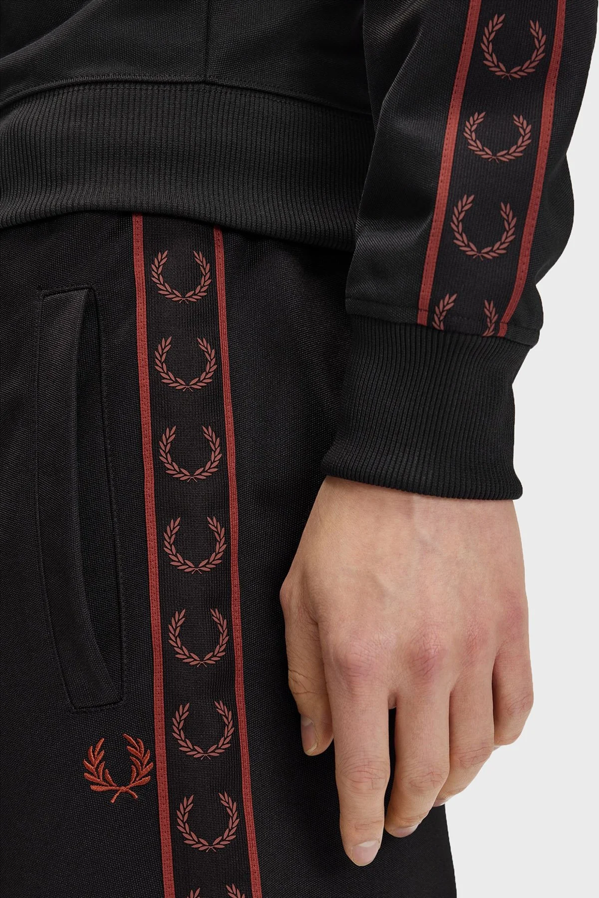 Fred Perry Pamuklu Regular Fit Lastikli Paça Erkek Eşofman Altı T5507 220 Siyah - 4