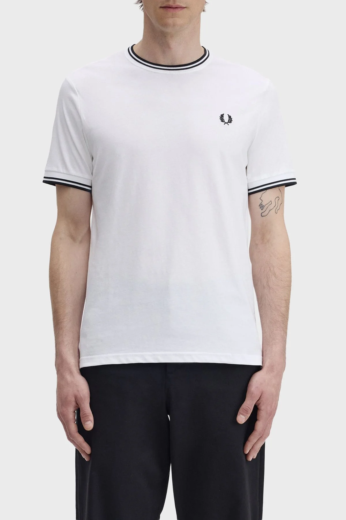 Fred Perry Pamuklu Regular Fit Logolu Bisiklet Yaka Erkek T Shirt M1588V 100 BEYAZ - 1