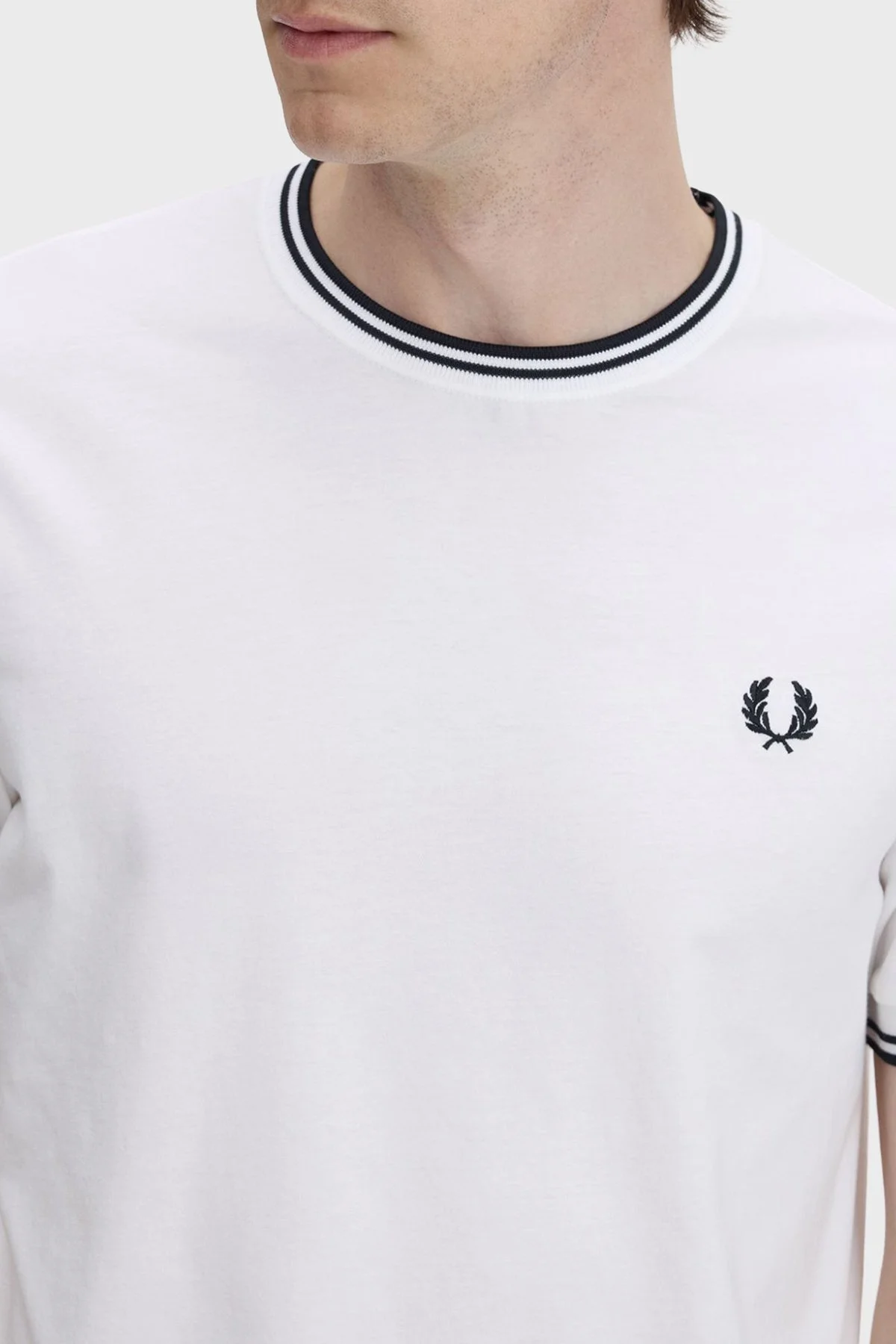 Fred Perry Pamuklu Regular Fit Logolu Bisiklet Yaka Erkek T Shirt M1588V 100 BEYAZ - 3