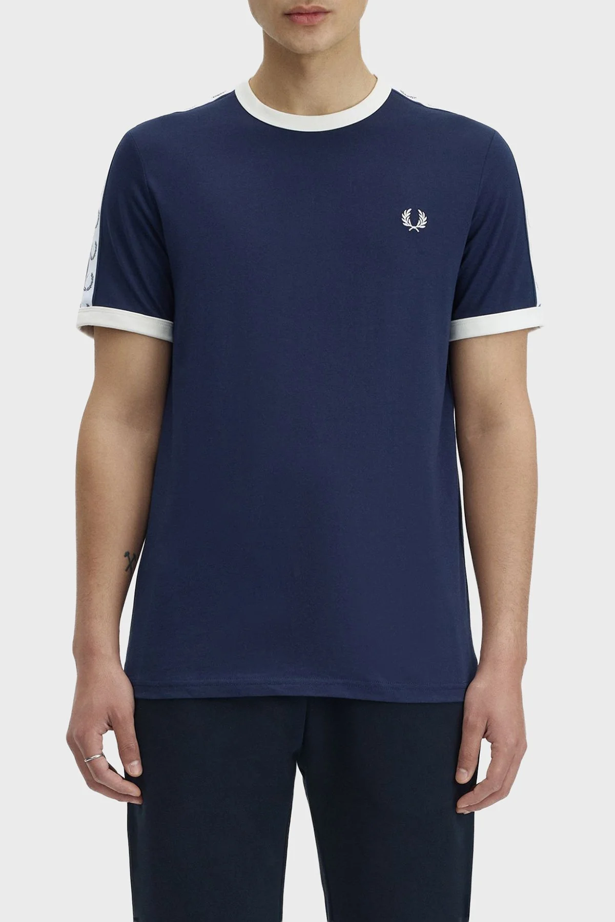 Fred Perry Pamuklu Regular Fit Logolu Bisiklet Yaka Erkek T Shirt M4620 266 LACİVERT - 1