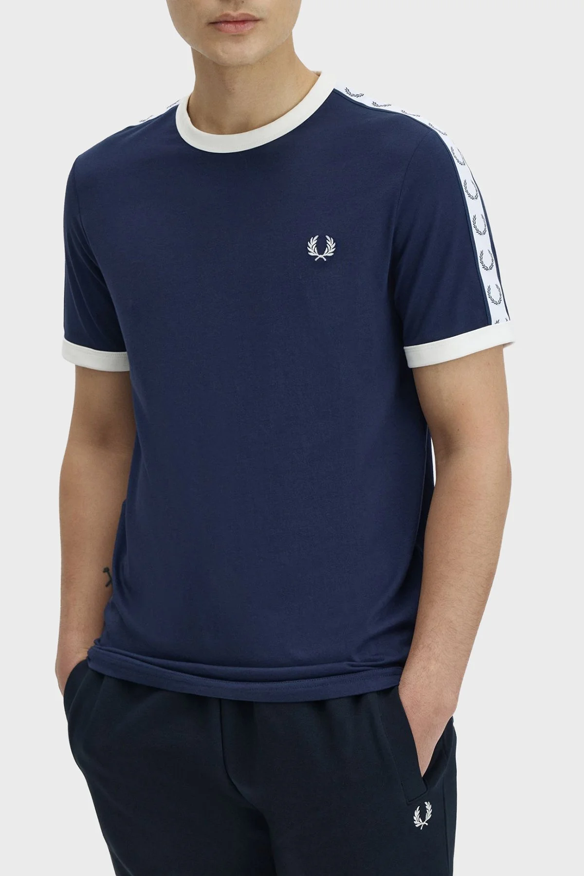 Fred Perry Pamuklu Regular Fit Logolu Bisiklet Yaka Erkek T Shirt M4620 266 LACİVERT - 3