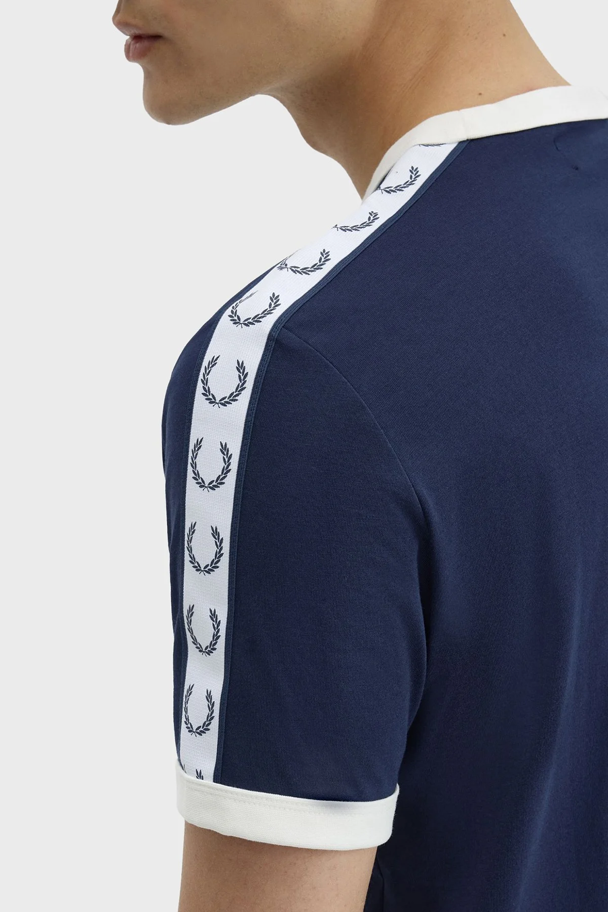 Fred Perry Pamuklu Regular Fit Logolu Bisiklet Yaka Erkek T Shirt M4620 266 LACİVERT - 4