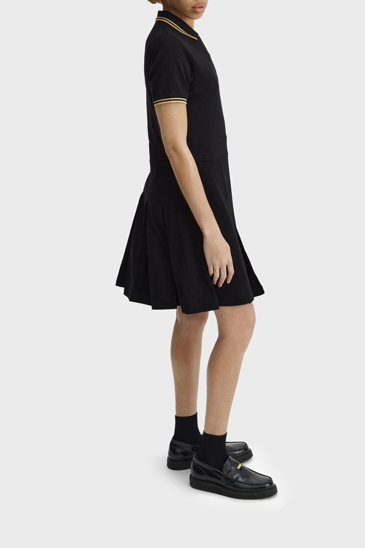 Fred Perry Pamuklu Regular Fit Logolu Düğmeli Polo Yaka Pileli Kadın Elbise D1177 90A SİYAH - 4