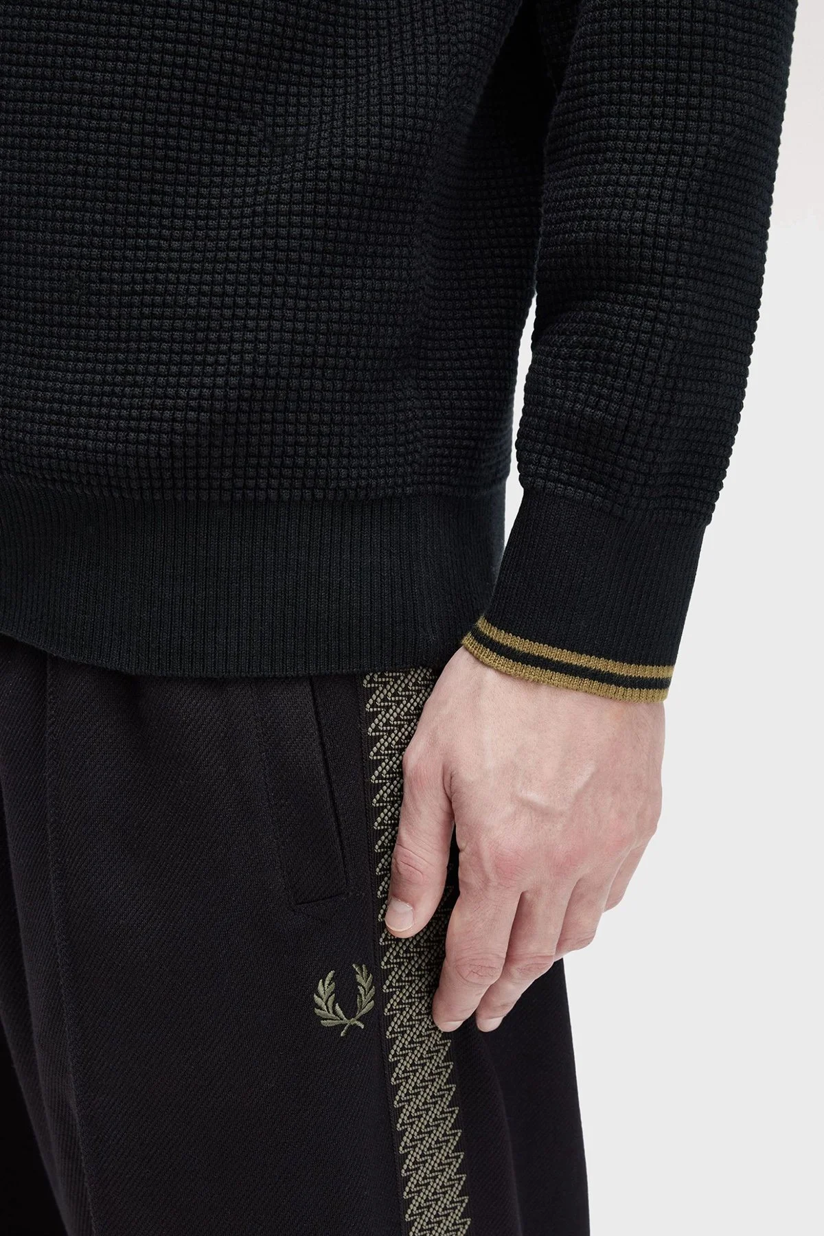 Fred Perry Pamuklu Regular Fit Yarım Fermuarlı Dik Yaka Yivli Erkek Sweat K8557 102 SİYAH - 7