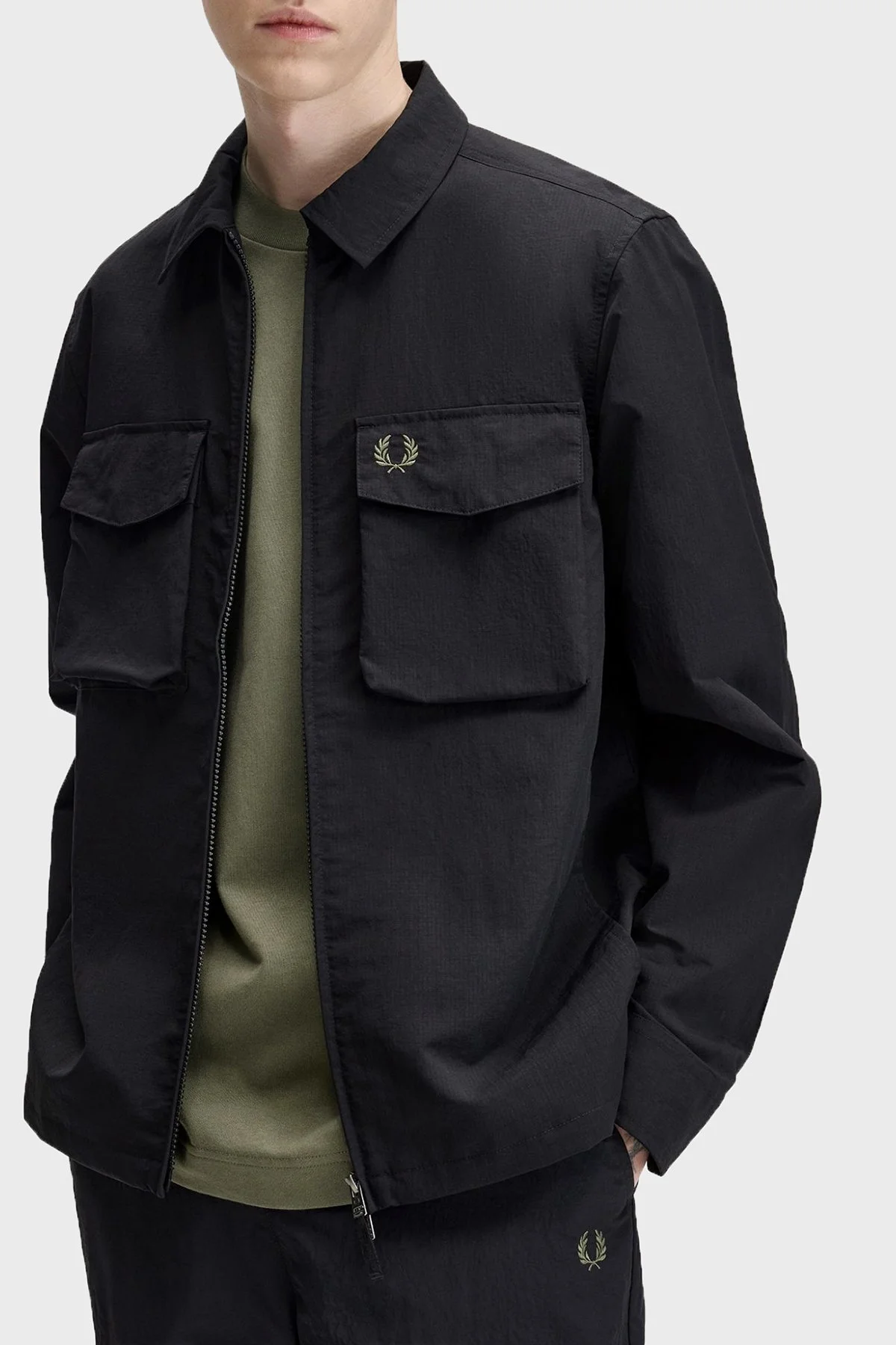 Fred Perry Regular Fit Çift Fermuarlı Klasik Yaka Erkek Gömlek M2402 184 Siyah - 1