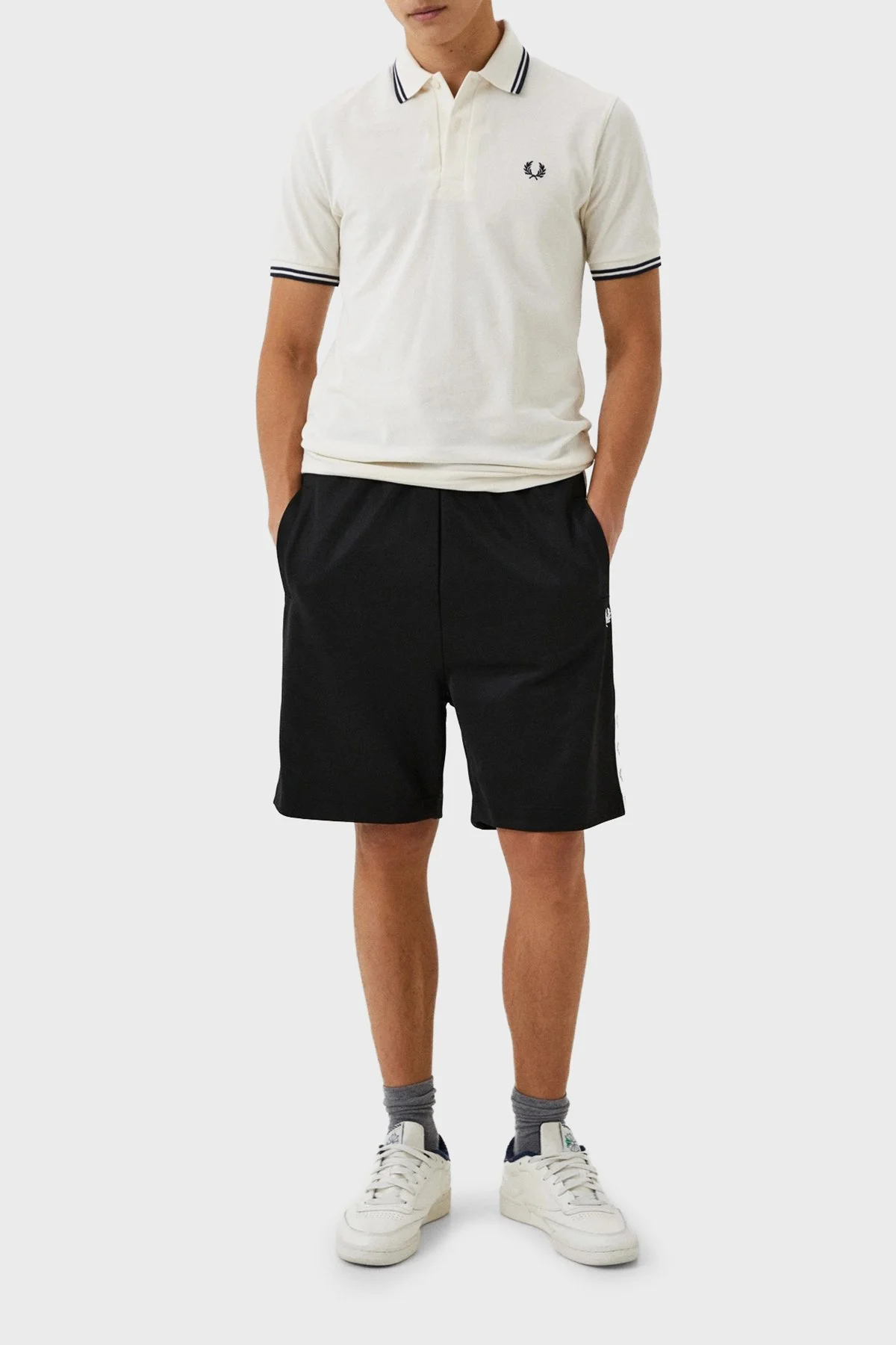 Fred Perry Regular Fit Logolu Normal Bel Erkek Short S5508 102 SİYAH - 2