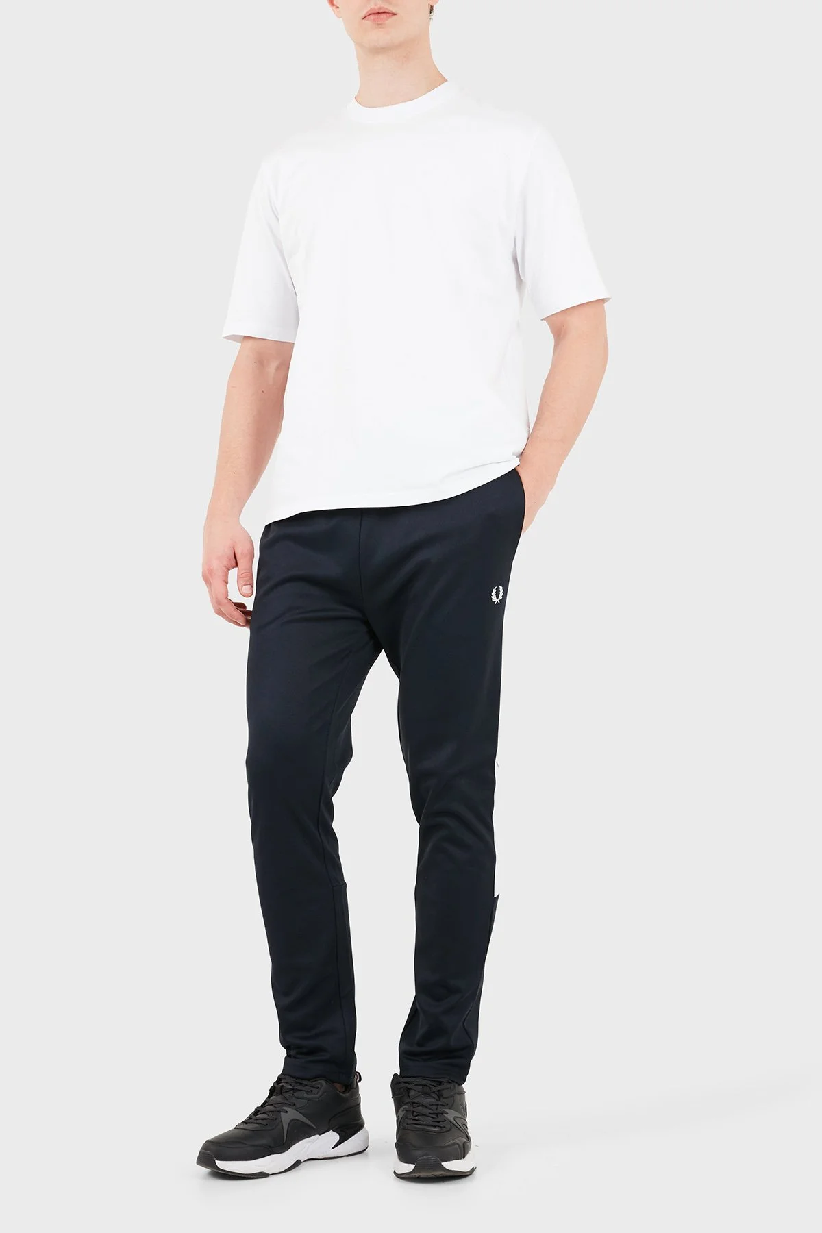 Fred Perry Regular Fit Logolu Şeritli Erkek Eşofman Altı T3301 608 Lacivert - 2