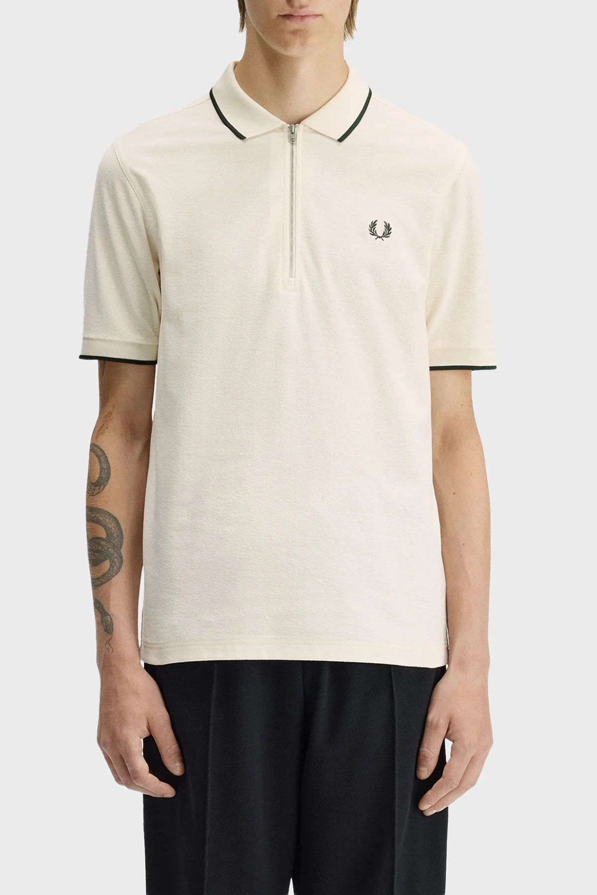 Fred Perry Şerit Detaylı % 100 Pamuk Regular Fit Yarım Fermuarlı Erkek Polo M2383 560 EKRU - 1