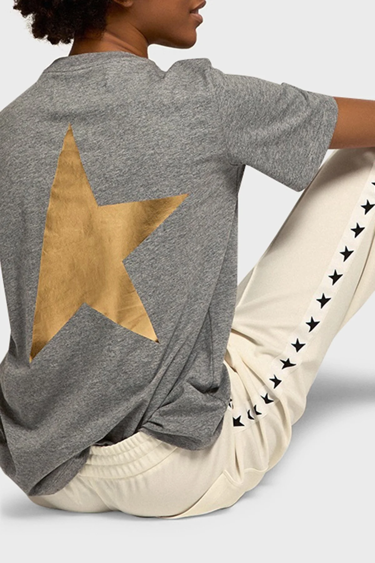Golden Goose Pamuklu Sırt Baskılı Regular Fit Bisiklet Yaka Bayan T Shirt GWP01220.P000878.60311 GRİ - 1