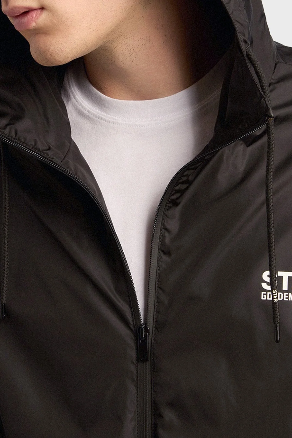 Golden Goose Sırt Baskılı Kapüşonlu Fermuarlı Relaxed Fit Erkek Ceket GMP01032.P000596.80203 SİYAH - 4