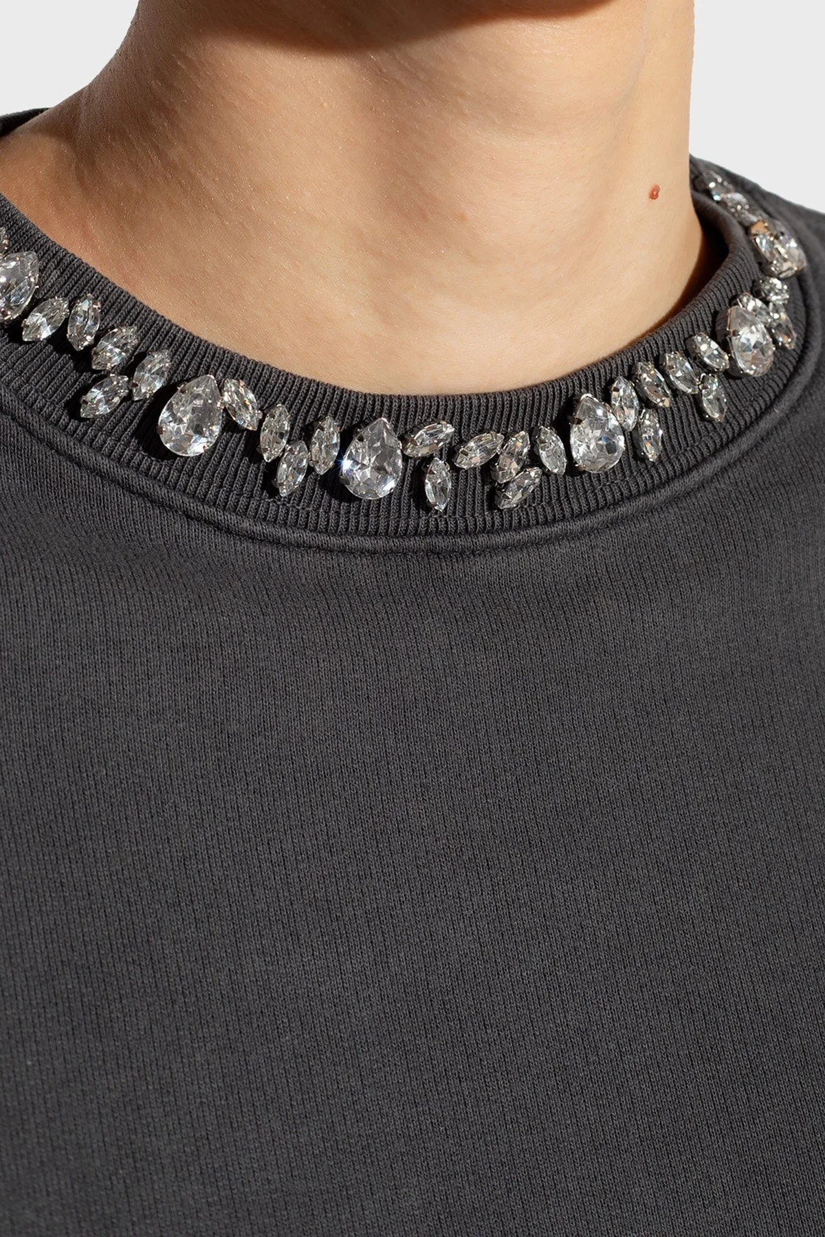 Golden Goose Taşlı % 100 Pamuk Regular Fit Bisiklet Yaka Bayan Sweat GWP01223.P000672.60318 ANTRASİT - 2