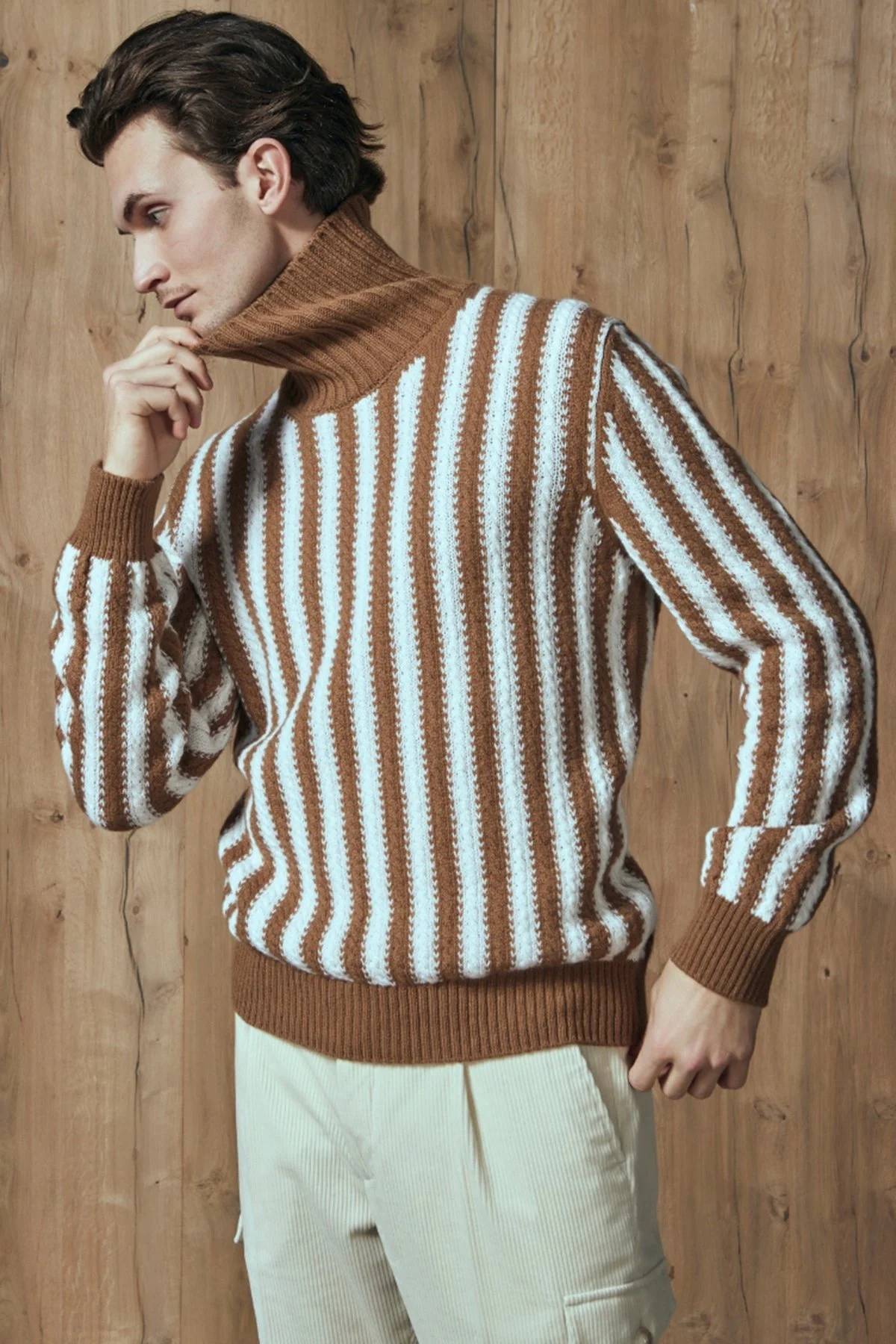 Gran Sasso % 100 Yün Çizgili Boğazlı Yaka Erkek Kazak 13121 22647 117 KAHVE - 1