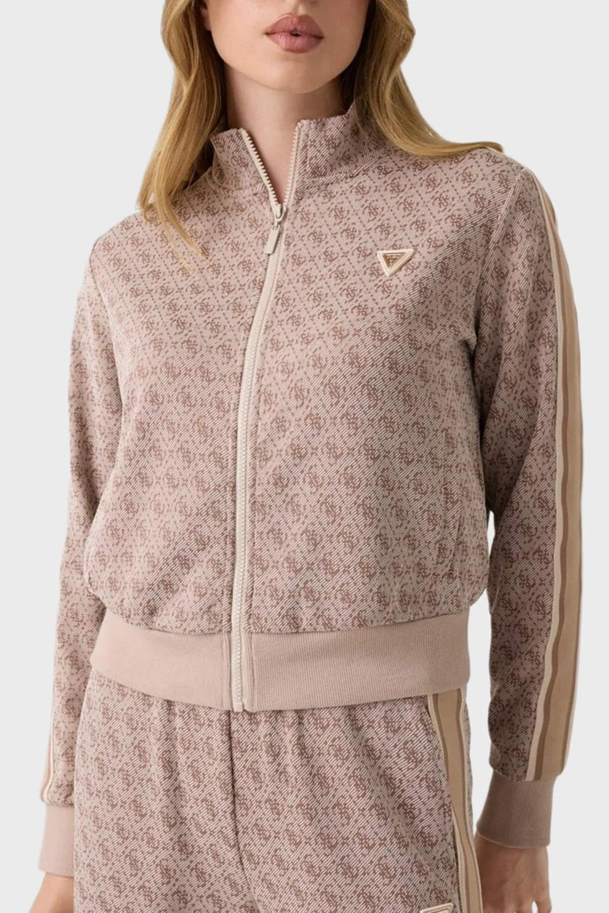 Guess 4G Allover Jacquard Tamamı Logolu Dik Yaka Fermuarlı Kadın Sweat V6BQ27 K7946 FNNH Bej - 1