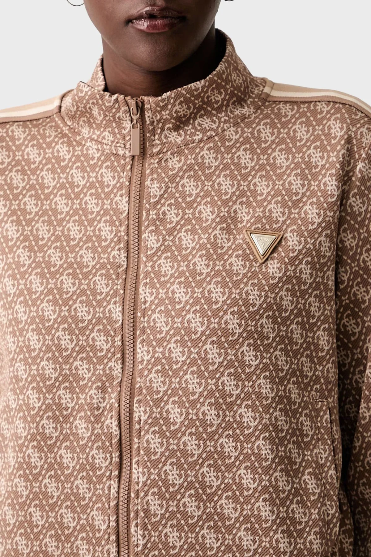 Guess 4G Allover Jacquard V6YQ28K5183 Kadın Sweat V6YQ28 K5183 FNNI Kahve - 4