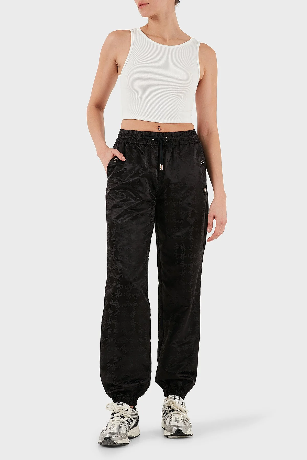 Guess 4G Aop Jakarlı Regular Fit Normal Bel Jogger V5YB14WHFU0 Bayan Pantolon V5YB14 WHFU0 FJ4Q SİYAH - 4