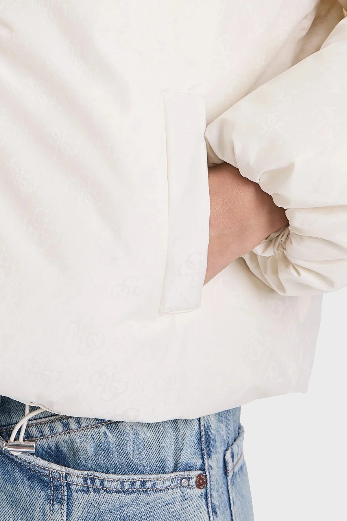 Guess 4G Boxy Tamamı Logolu Relaxed Fit Kapüşonlu Şişme V5BL07WGLW2 Bayan Mont V5BL07 WGLW2 F0YN EKRU - 5