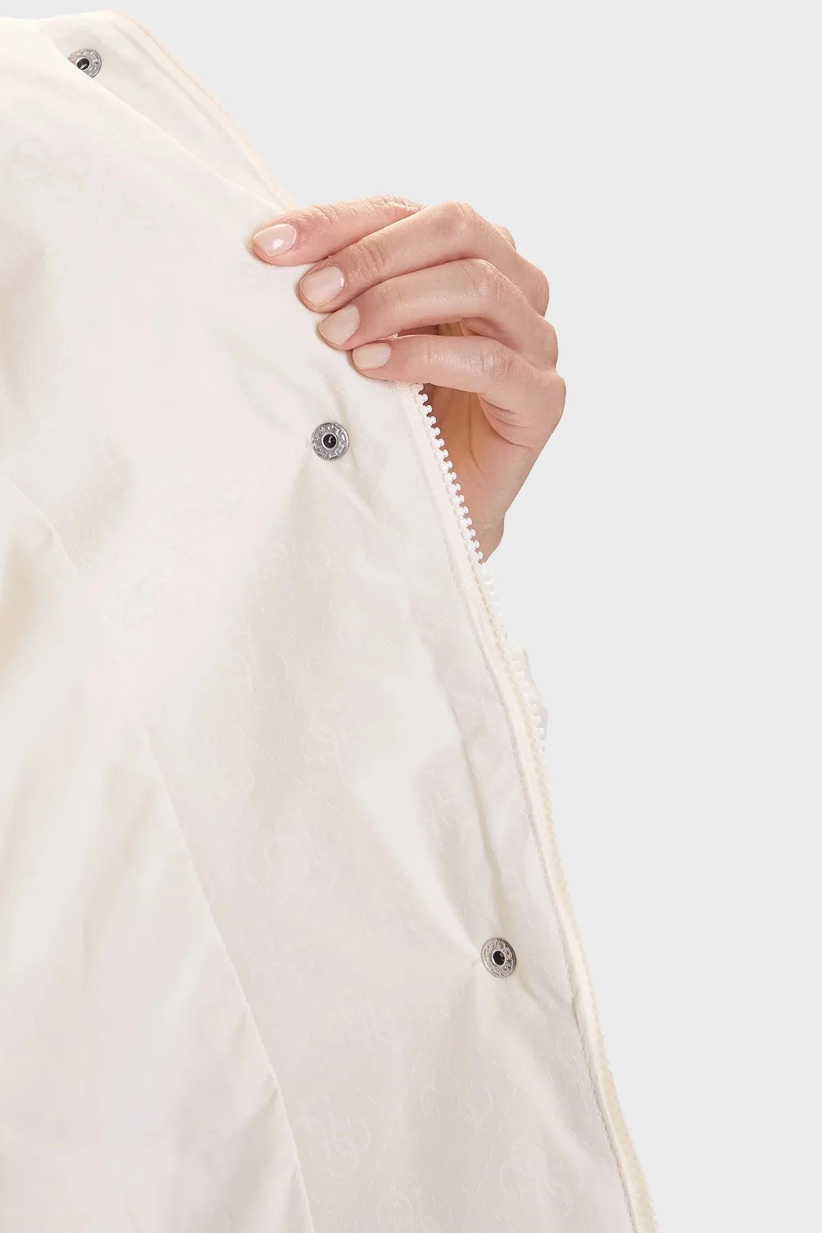 Guess 4G Boxy Tamamı Logolu Relaxed Fit Kapüşonlu Şişme V5BL07WGLW2 Bayan Mont V5BL07 WGLW2 F0YN EKRU - 6