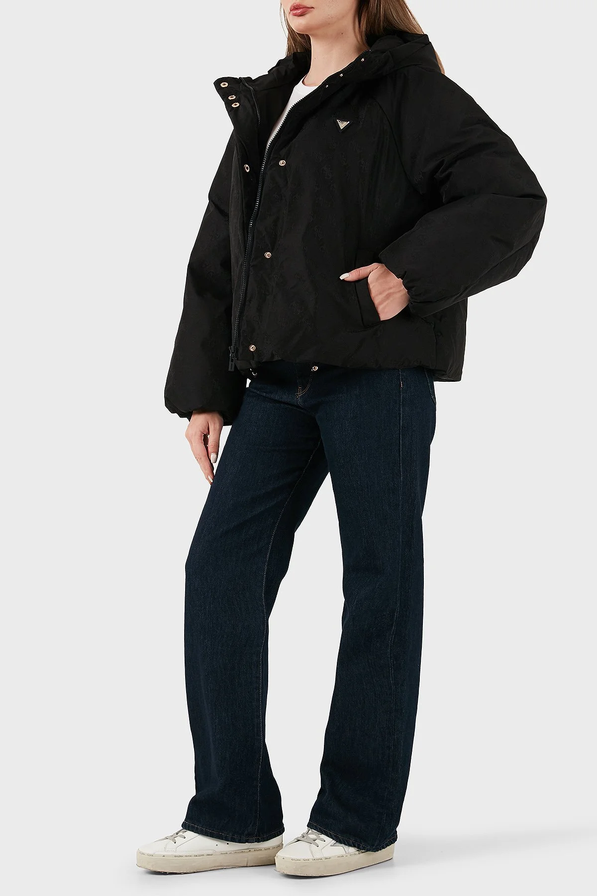 Guess 4G Boxy Tamamı Logolu Relaxed Fit Kapüşonlu Şişme V5BL07WGLW2 Bayan Mont V5BL07 WGLW2 FJ9G SİYAH - 2