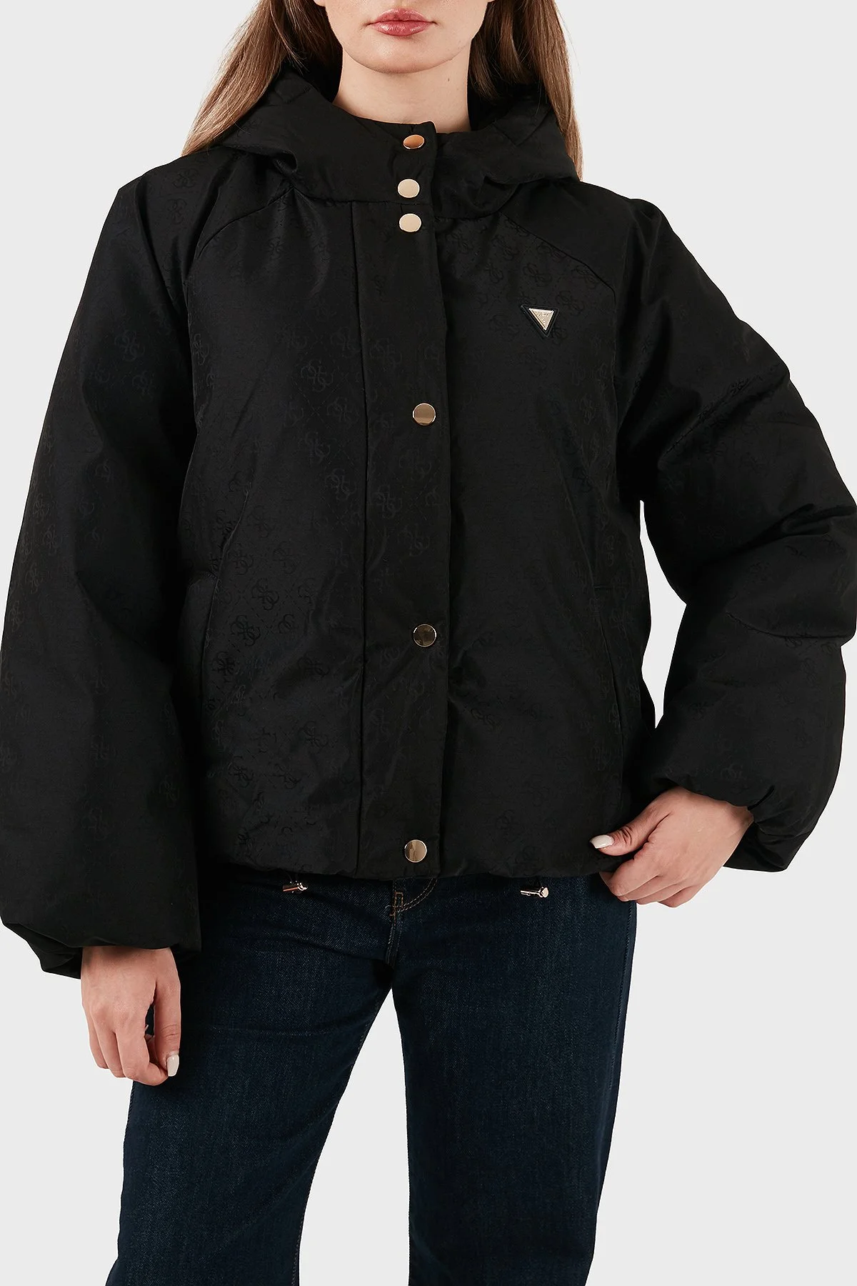 Guess 4G Boxy Tamamı Logolu Relaxed Fit Kapüşonlu Şişme V5BL07WGLW2 Bayan Mont V5BL07 WGLW2 FJ9G SİYAH - 4