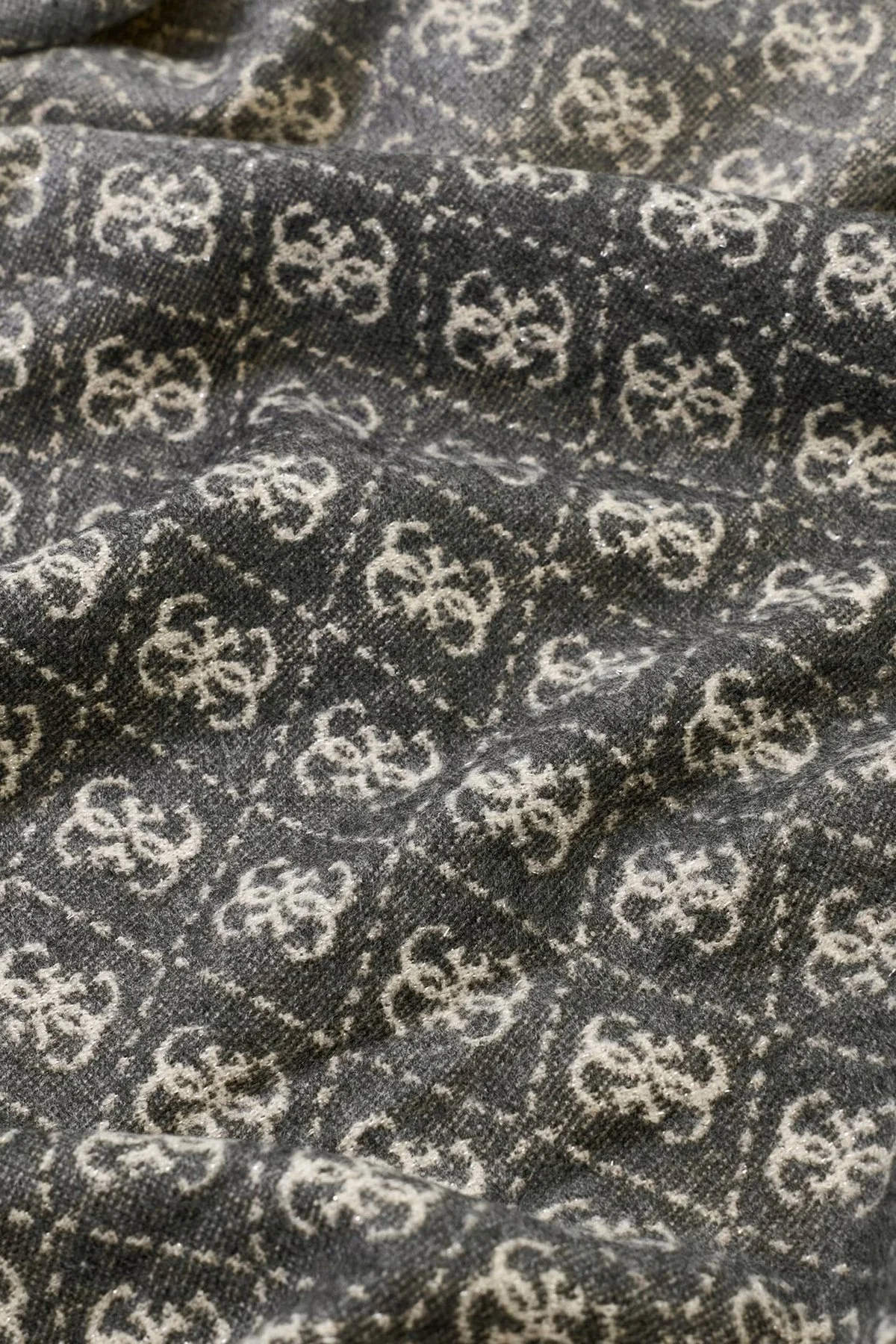 Guess 4G Logolu 60 x 190 cm AW5663VIS03 Kadın Şal AW5663 VIS03 BML Siyah-beyaz - 2