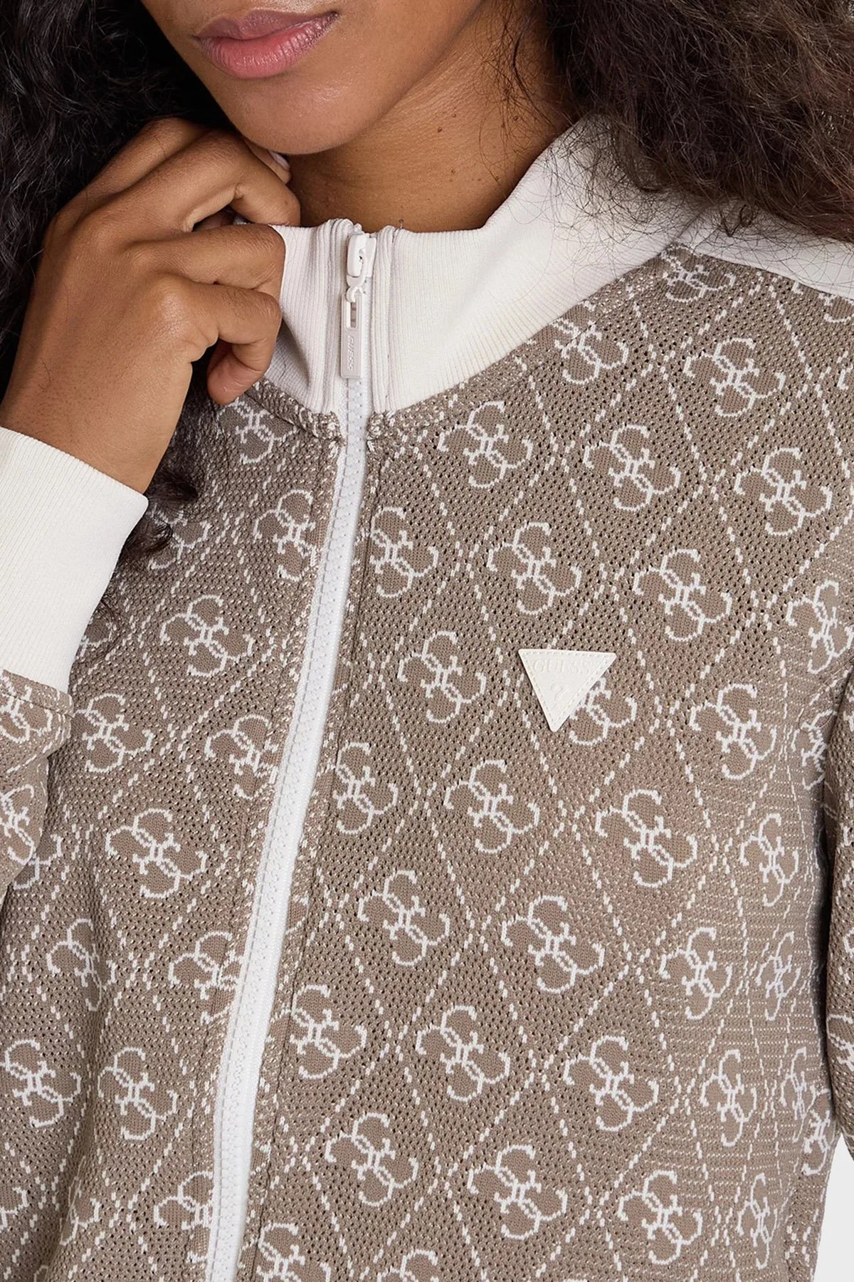 Guess 4G Rhombus Tamamı Logolu Regular Fit Fermuarlı V5BQ16K1990 Bayan Sweat V5BQ16 K1990 FNGY KAHVE - 4