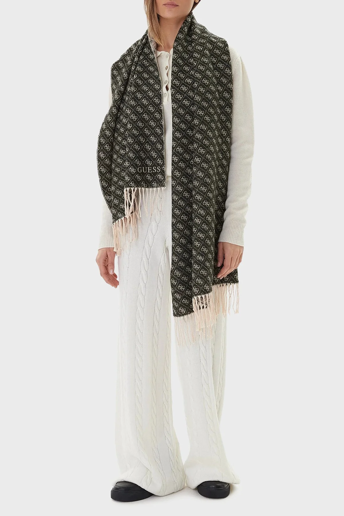 Guess 60 x 180 cm Logolu Çift Taraflı AW5423POL03 Bayan Şal AW5423 POL03 BLA SİYAH - 6