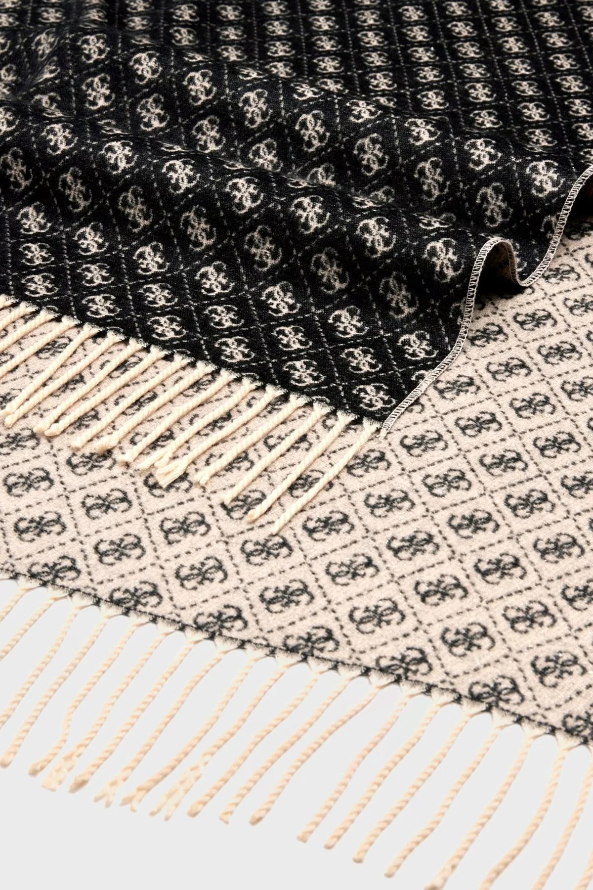 Guess 60 x 180 cm Logolu Çift Taraflı AW5423POL03 Bayan Şal AW5423 POL03 BLA SİYAH - 7