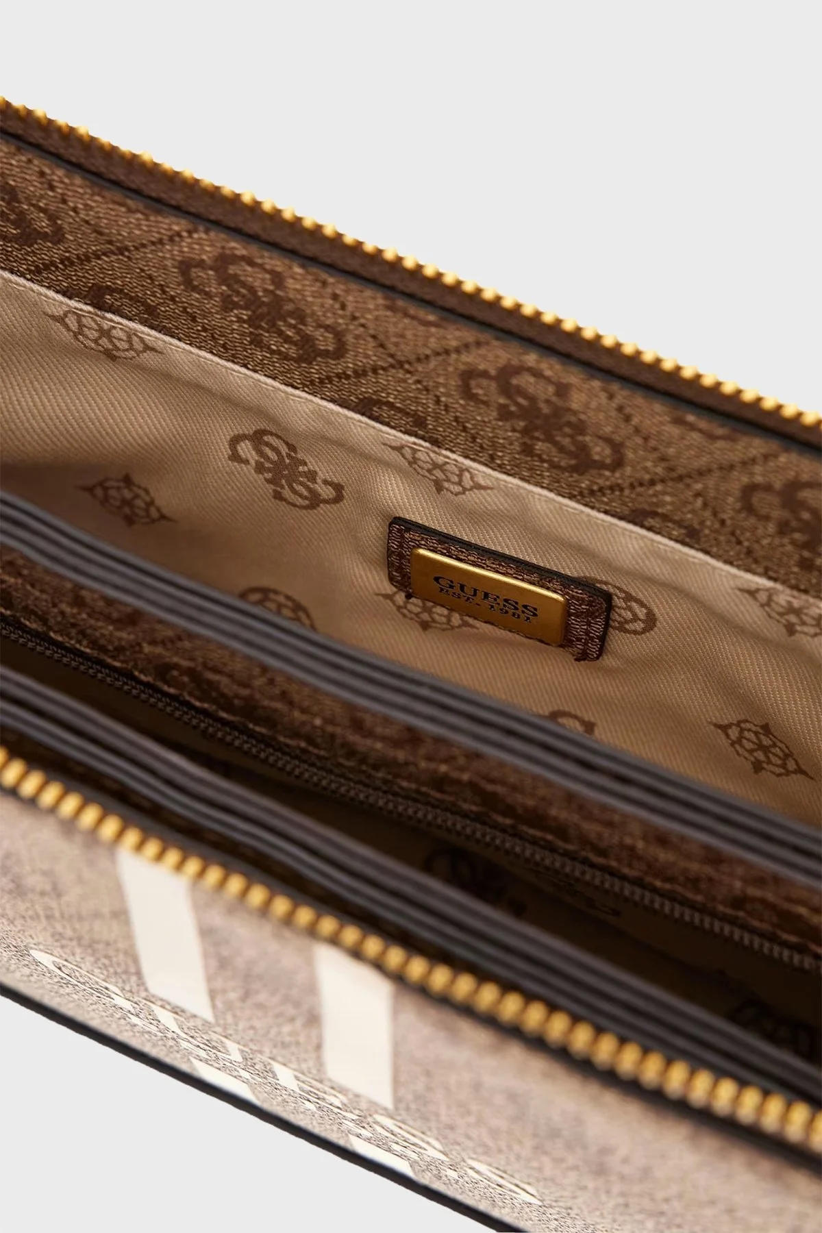 Guess Abey Örgü Detaylı Zincirli Omuz Askılı Bayan Çanta HWSS8558730 LTL KAHVE - 4