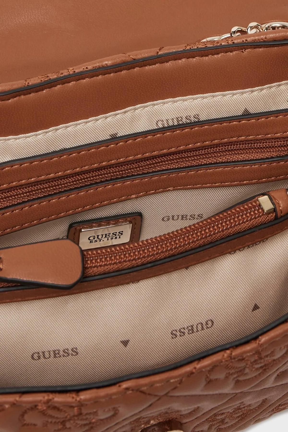 Guess Adelasia 4G Logolu Kapitoneli Zincir Askılı HWQL9658210 Bayan Çanta HWQL96 58210 CAR TABA - 4