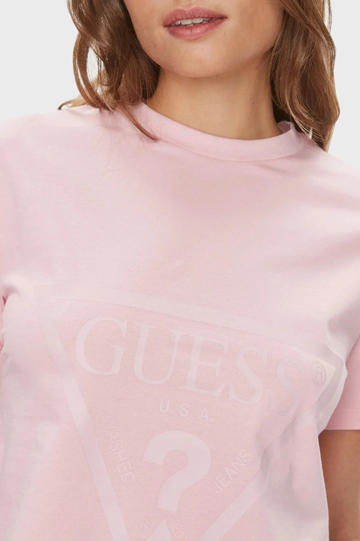 Guess Adele % 100 Pamuklu Regular Fit Üçgen Logolu V2YI06K8HM0 Bayan T Shirt V2YI06 K8HM0 G6O1 PUDRA - 9