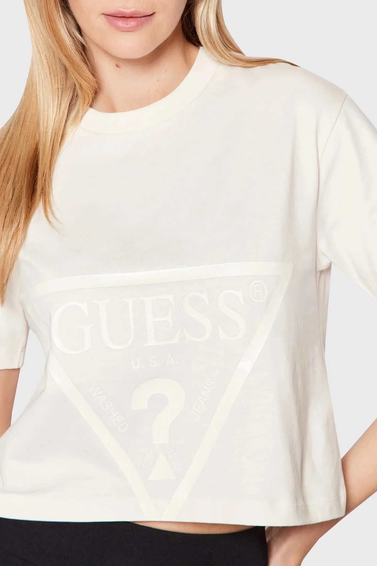 Guess Adele Pamuklu Regular Fit Crop Bayan T Shirt V2YI06 K8HM0 G6K5 EKRU - 4