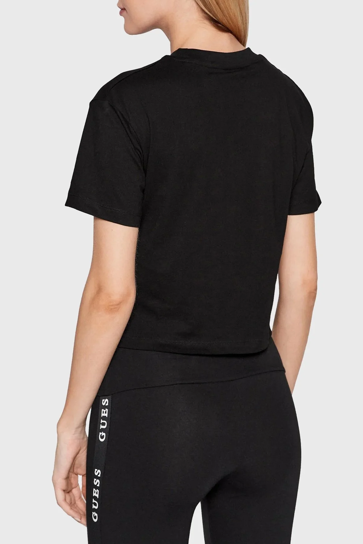 Guess Adele Pamuklu Regular Fit Crop V2YI06K8HM0 Bayan T Shirt V2YI06K 8HM0 JBLK SİYAH - 2