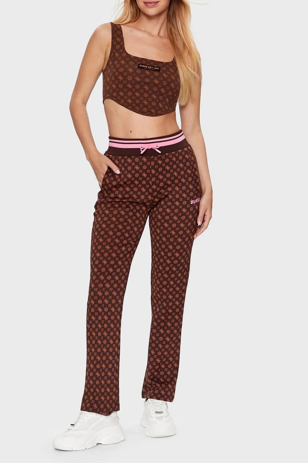 Guess Aggie Logolu Yüksek Bel Regular Fit Jogger Bayan Pantolon V3YB00KB212 P1AK KAHVE - 2