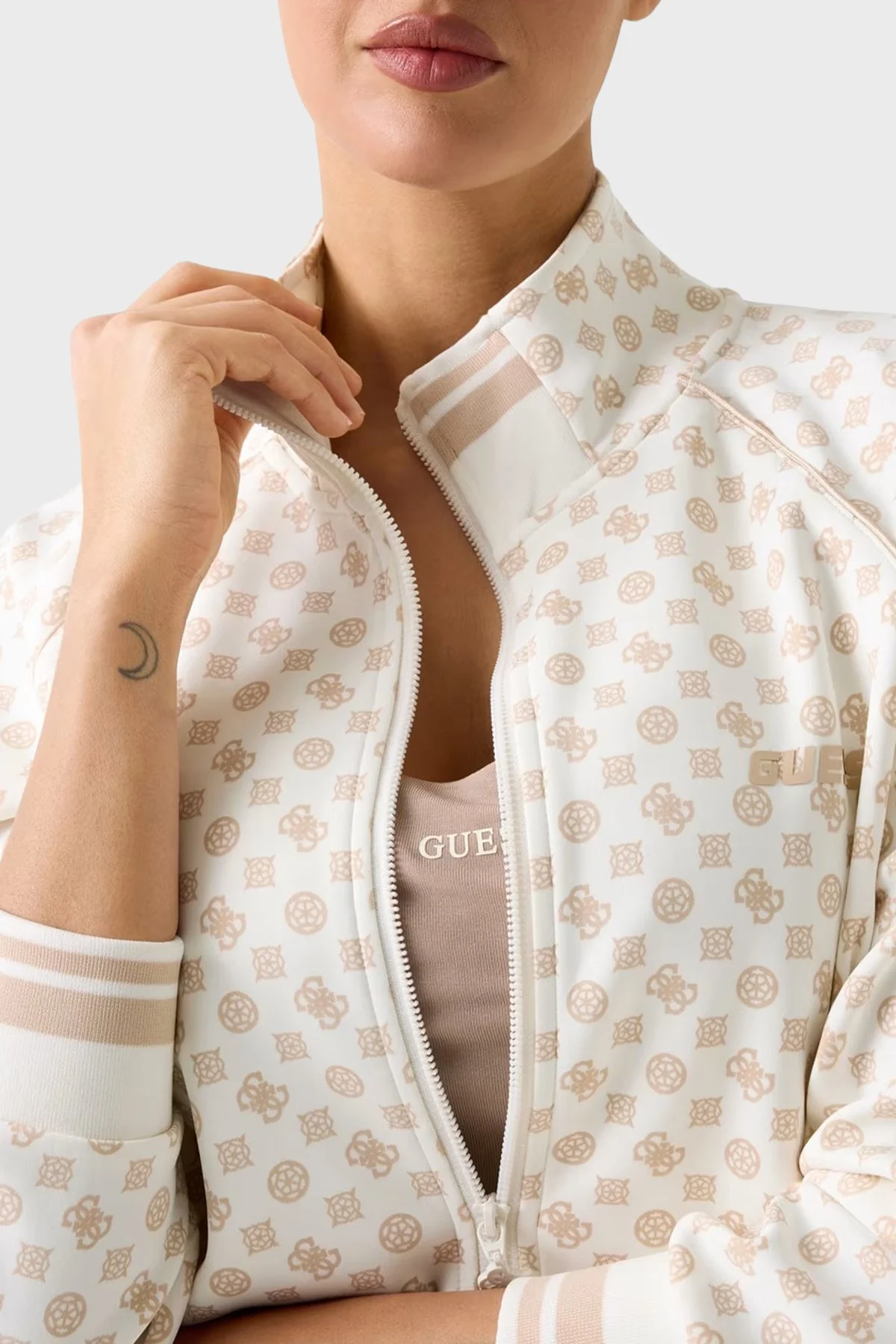 Guess Aggie Scuba Regular Fit Logo Baskılı Dik Yaka shirt V5YQ03KB212 Bayan Sweat V5YQ03 KB212 P0OR KREM - 4