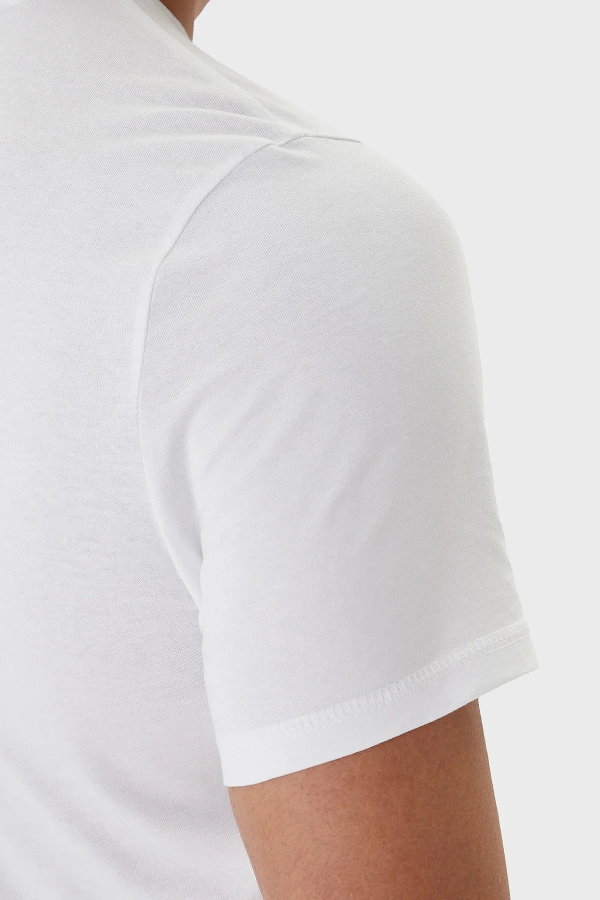 Guess Aidy Pamuklu Slim Fit Bisiklet Yaka M2YI72I3Z14 Erkek T Shirt M2YI72 I3Z14 G011 Beyaz - 5