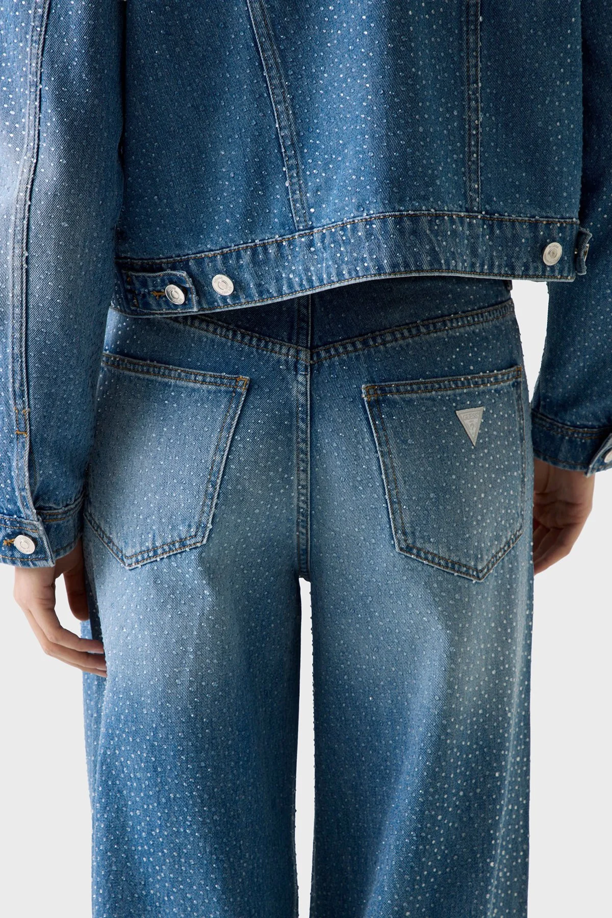 Guess Alba Pamuklu Loose Fit Yüksek Bel Geniş Paça Jean W6GA26D0970 Bayan Kot Pantolon W6GA26D0970 KEPR MAVİ - 4