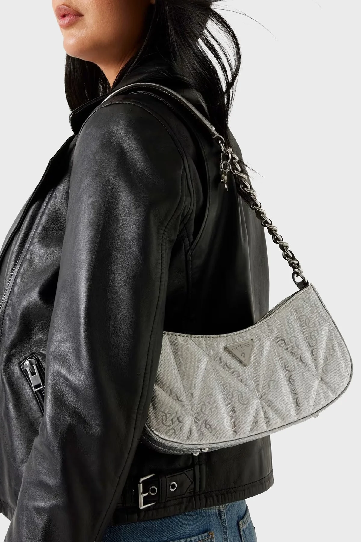 Guess Aldina Jakarlı Logo Baskılı Zincir Askılı Mini HWGY9663170 Bayan Çanta HWGY96 63170 SIL GÜMÜŞ - 2