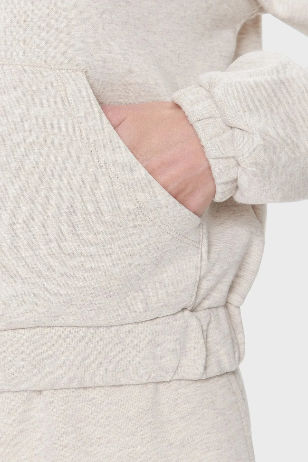 Guess Allycia Kapüşonlu Cropped Fit V4RQ02KC3D2 Bayan Sweat V4RQ02 KC3D2 H10J TAŞ - 5