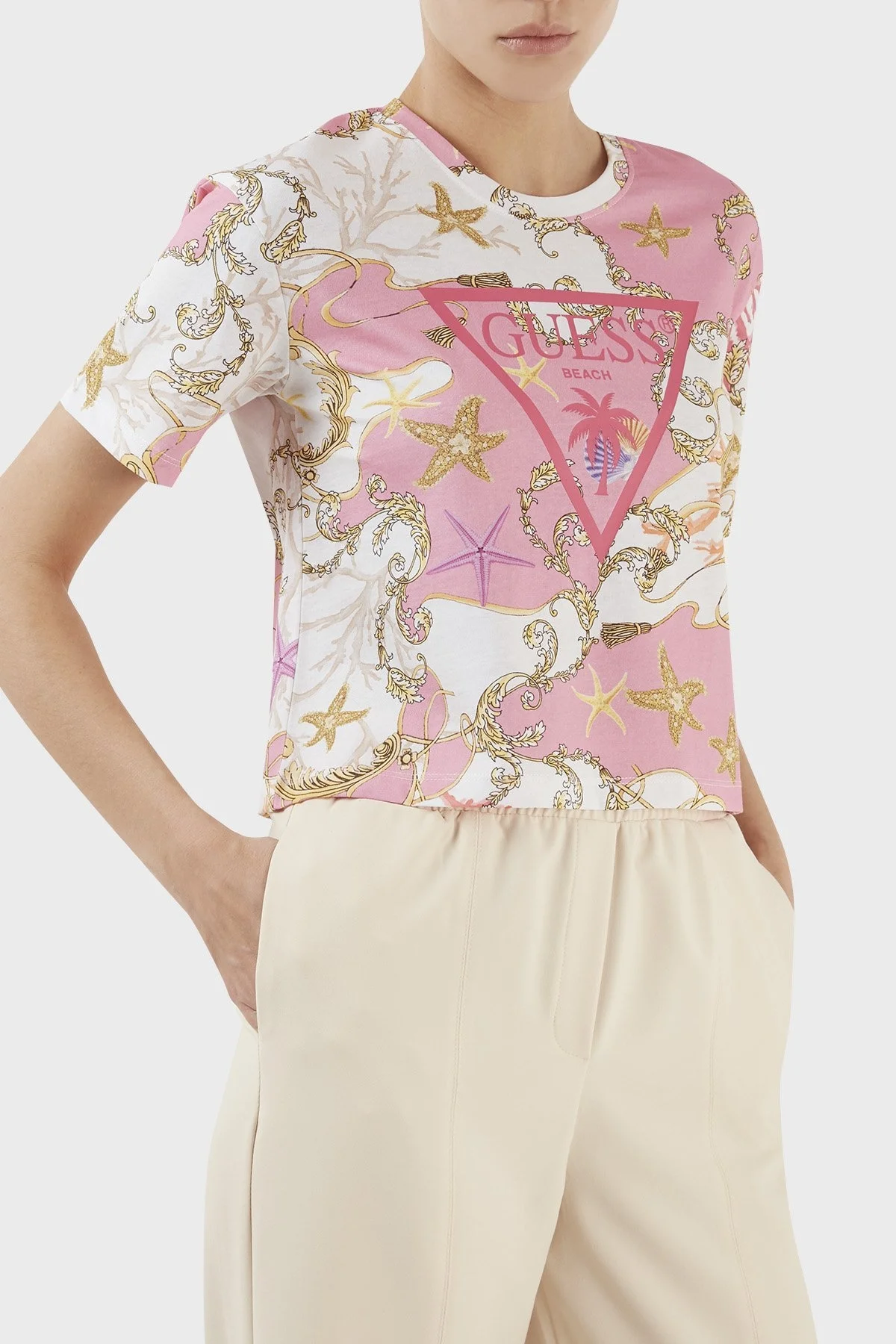 Guess Aop Desenli Bisiklet Yaka % 100 Pamuk Regular Fit Bayan T Shirt E3GI01JA914 P63W PEMBE - 1