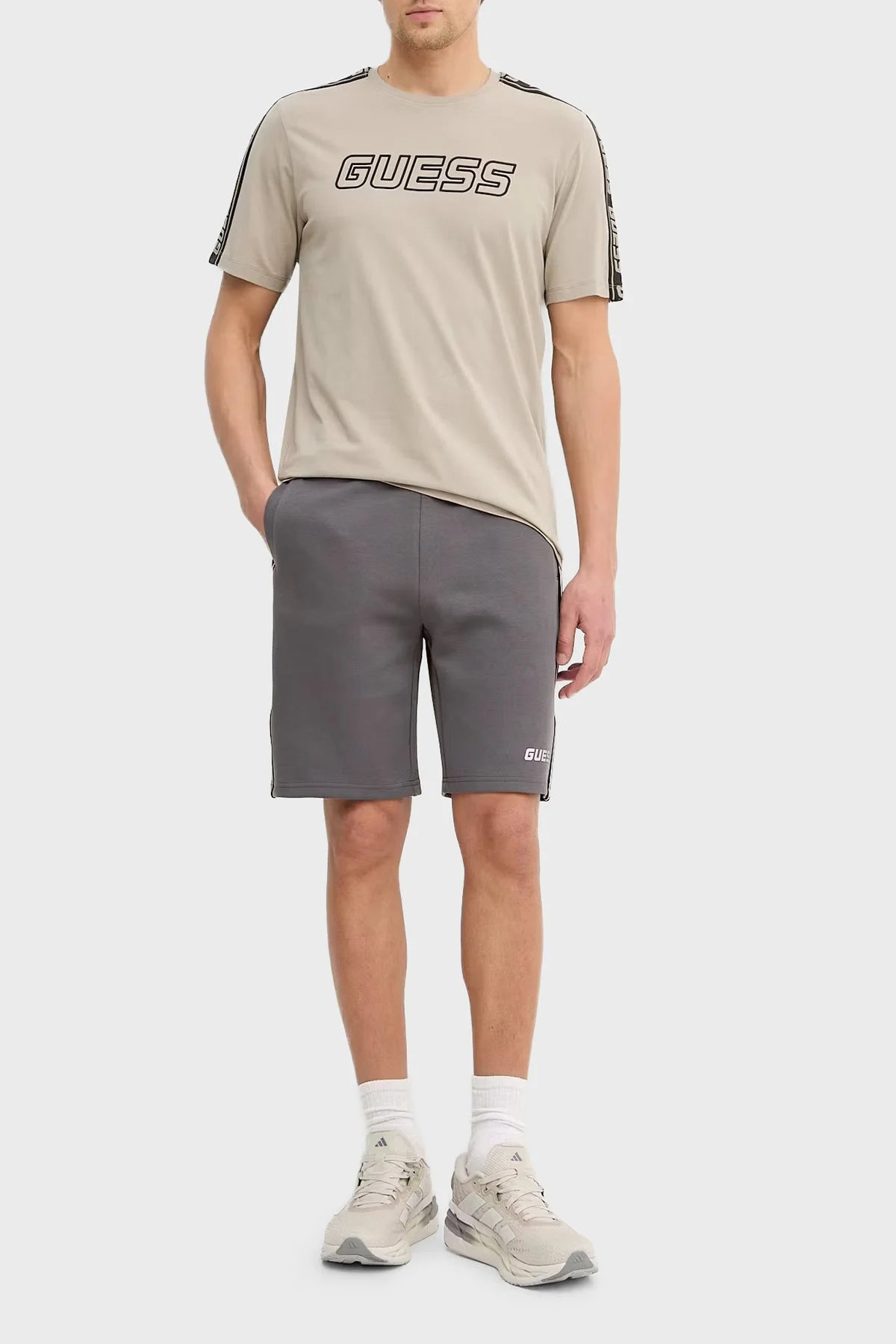 Guess Arlo Cn Pamuklu Regular Fit Logolu Bisiklet Yaka Z4GI18J1314 Erkek T Shirt Z4GI18 J1314 G1CA Bej - 2