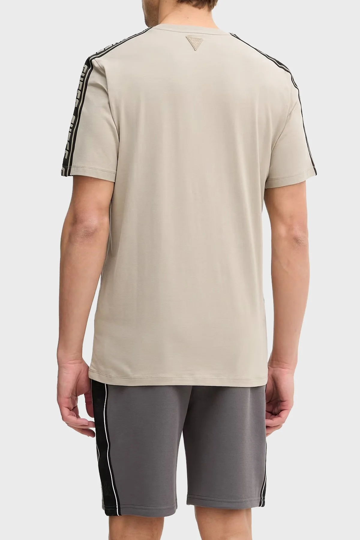 Guess Arlo Cn Pamuklu Regular Fit Logolu Bisiklet Yaka Z4GI18J1314 Erkek T Shirt Z4GI18 J1314 G1CA Bej - 3