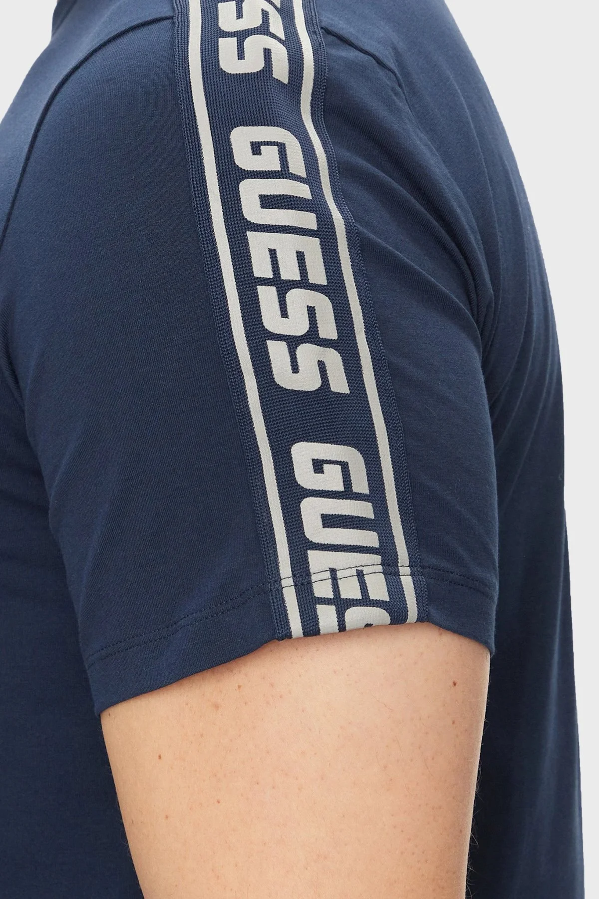 Guess Arlo Pamuklu Regular Fit Logolu Bisiklet Yaka Z4GI18J1314 Erkek T Shirt Z4GI18 J1314 G7R1 MAVİ - 4