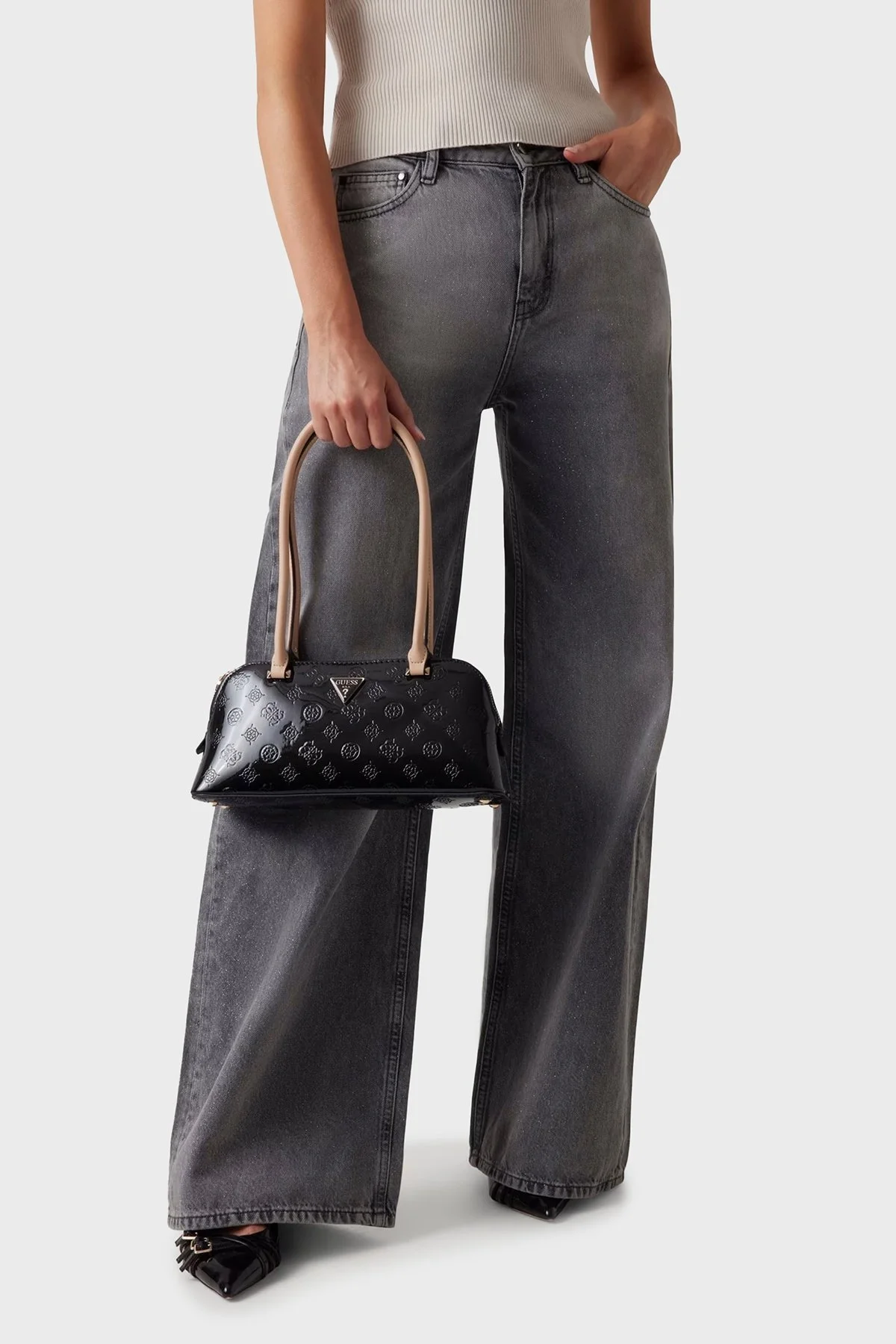 Guess Arnela 4G Logolu Omuz Askılı Rugan HWTV9496080 Bayan Çanta HWTV94 96080 BLO SİYAH - 7