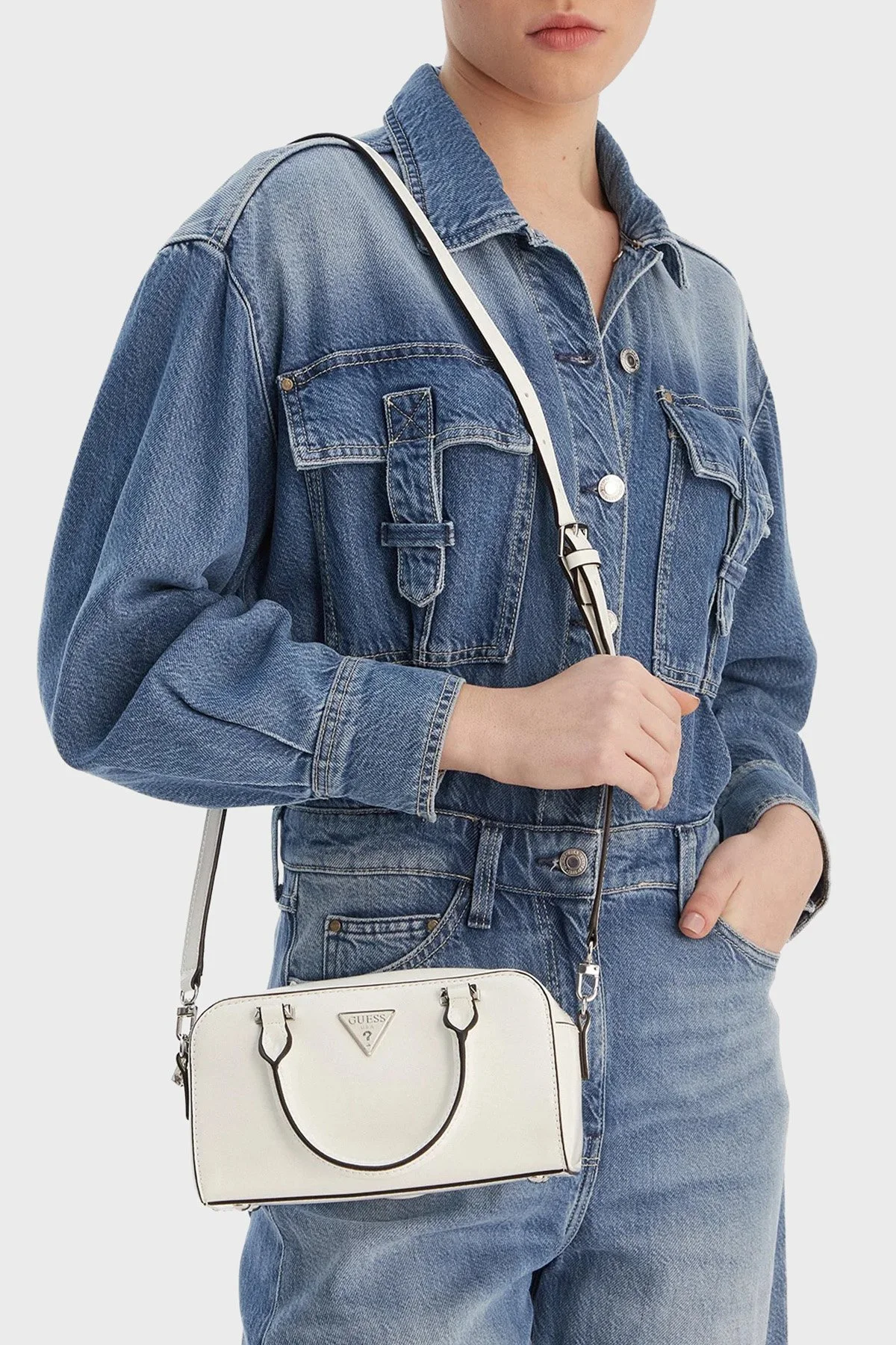 Guess Arnela Logolu Ayarlanabilir Askılı HWNY9496740 Bayan Çanta HWNY94 96740 WHI BEYAZ - 2