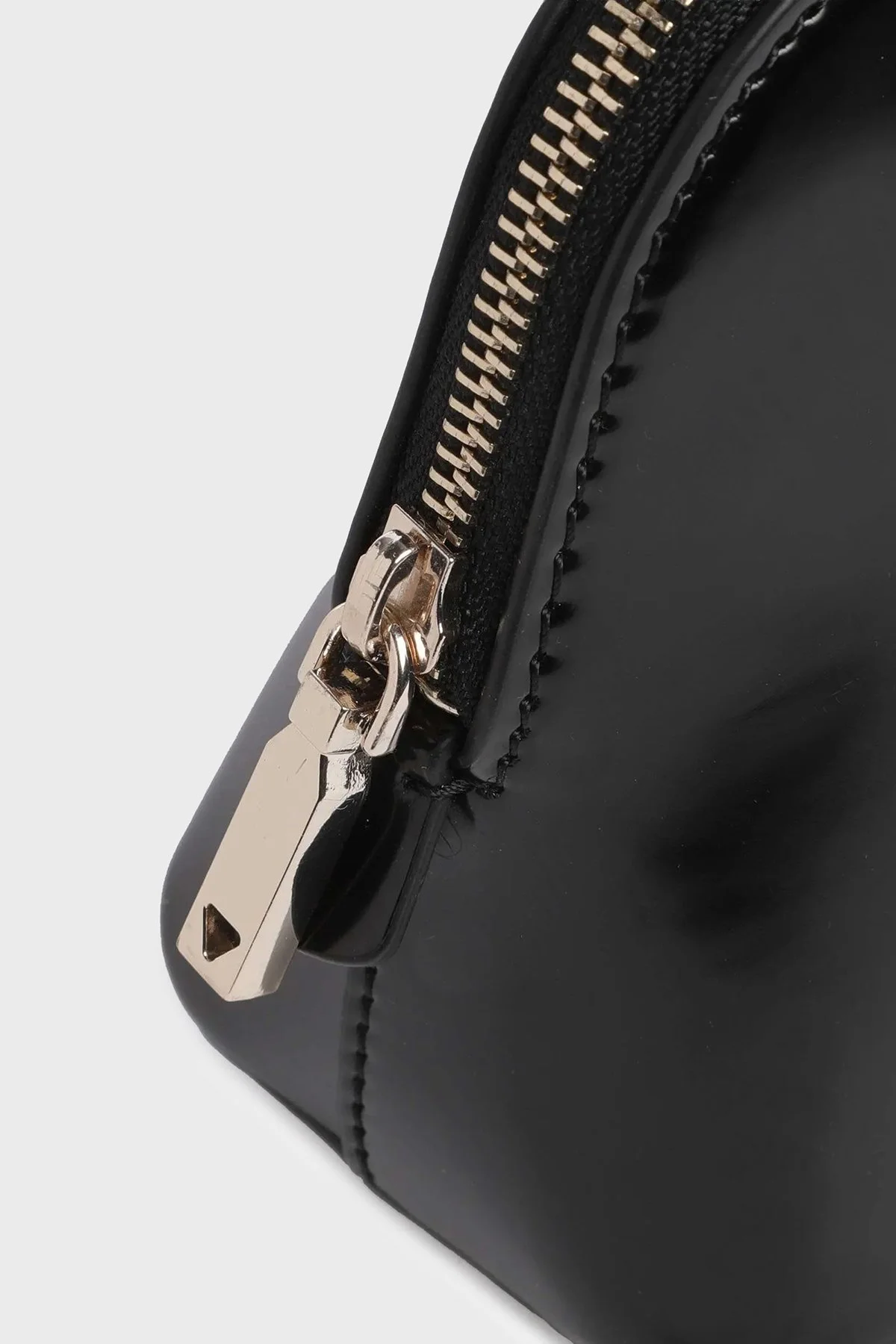 Guess Arnela Logolu Sabit Askılı HWNY9496080 Bayan Çanta HWNY94 96080 BLA SİYAH - 4