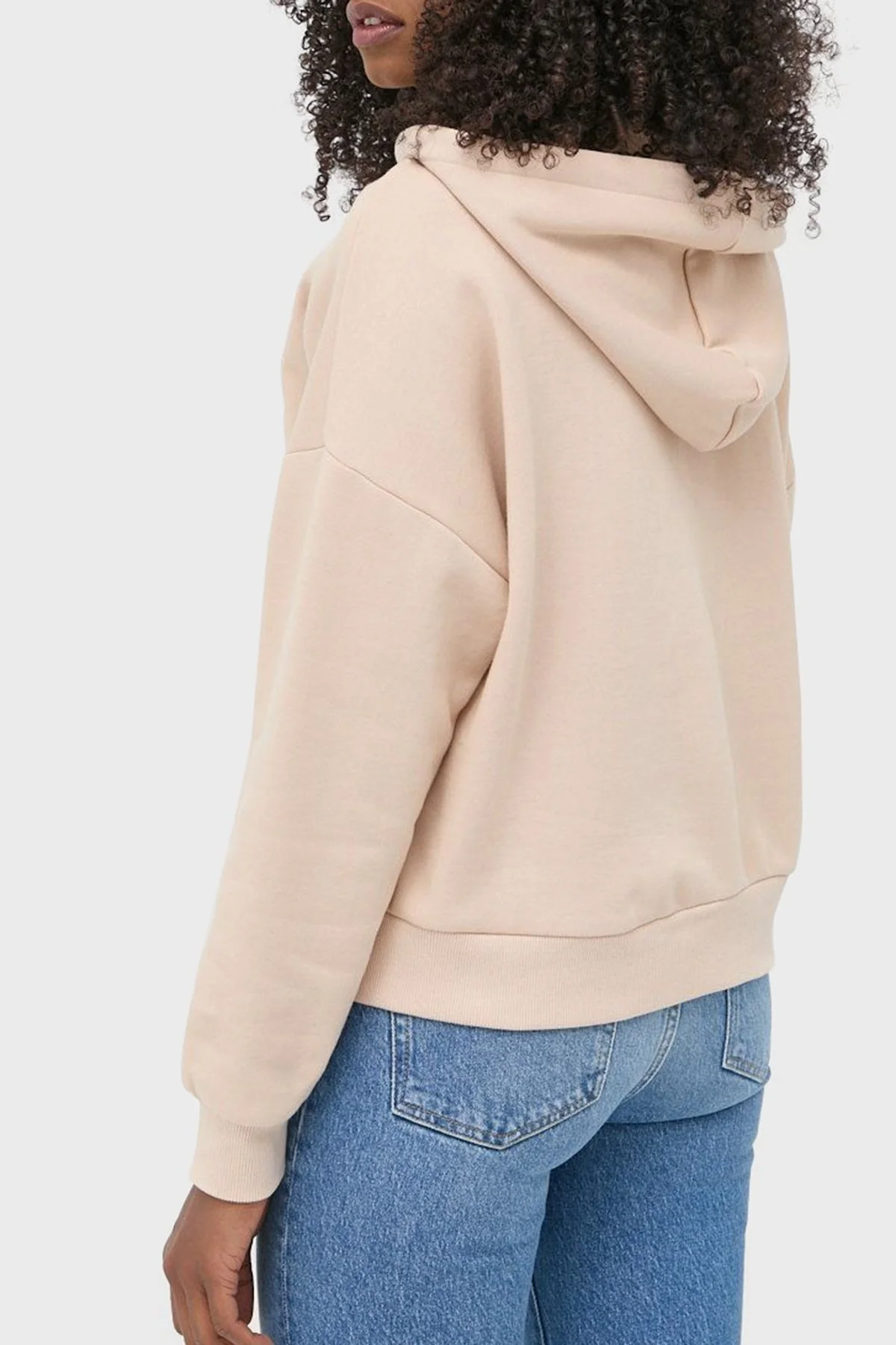 Guess Baskılı Kapüşonlu Regular Fit Pamuklu Zenovia Bayan Sweat W2BQ10K9YH1 G133 BEJ - 4