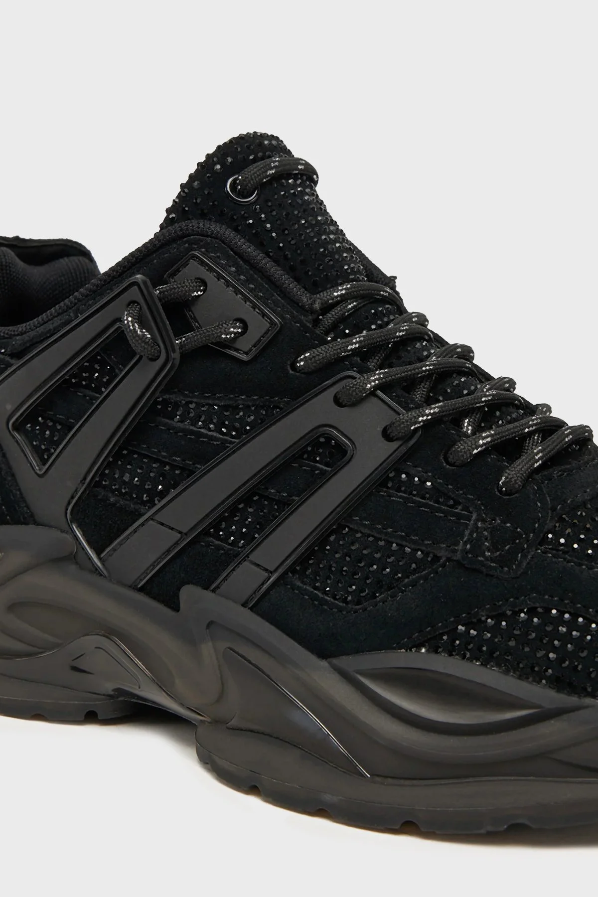 Guess Belluna Taşlı Deri Karışımlı Kalın Taban Sneaker FLPBLLSUE12 Bayan Ayakkabı FLPBLL SUE12 BLACK SİYAH - 11