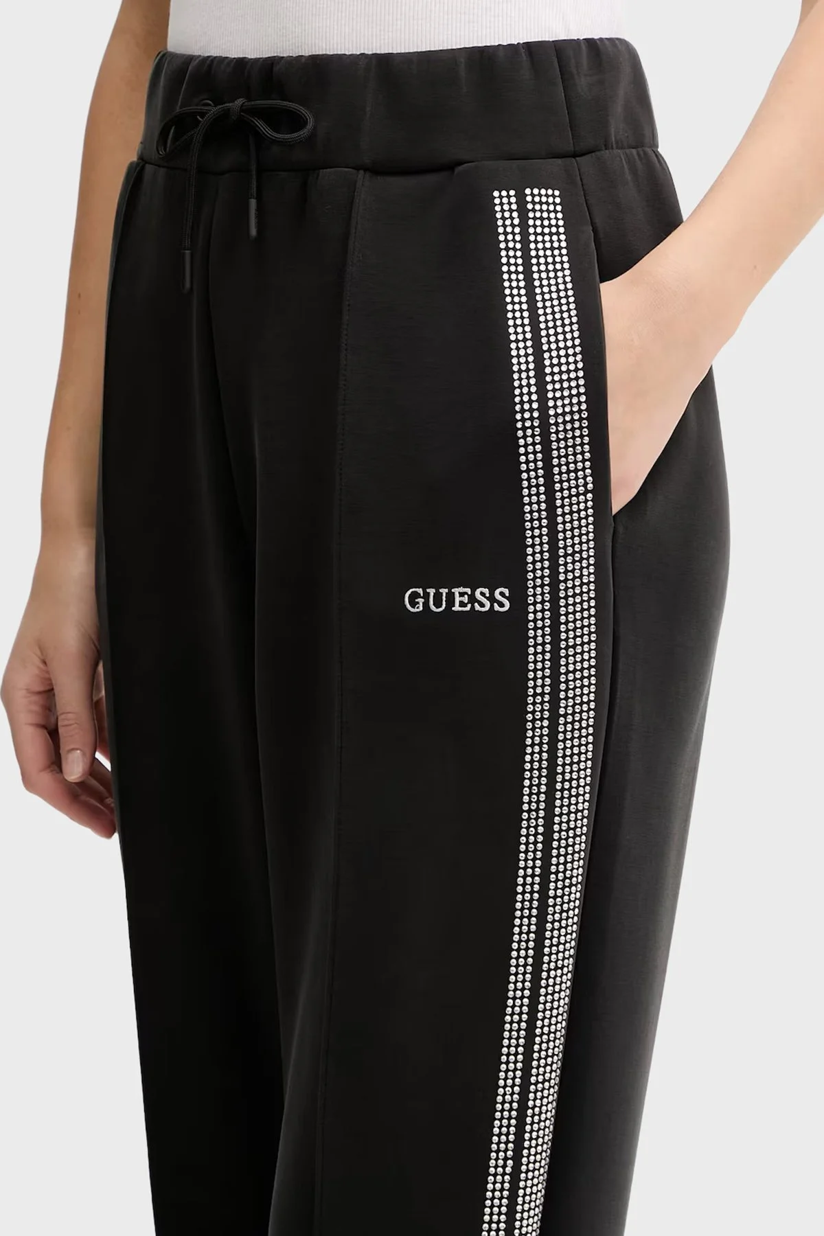 Guess Berthe Modal Karışımlı Regular Fit Lastikli Paça Jogger V6RB01KCAY2 Bayan Pantolon V6RB01 KCAY2 JBLK SİYAH - 4