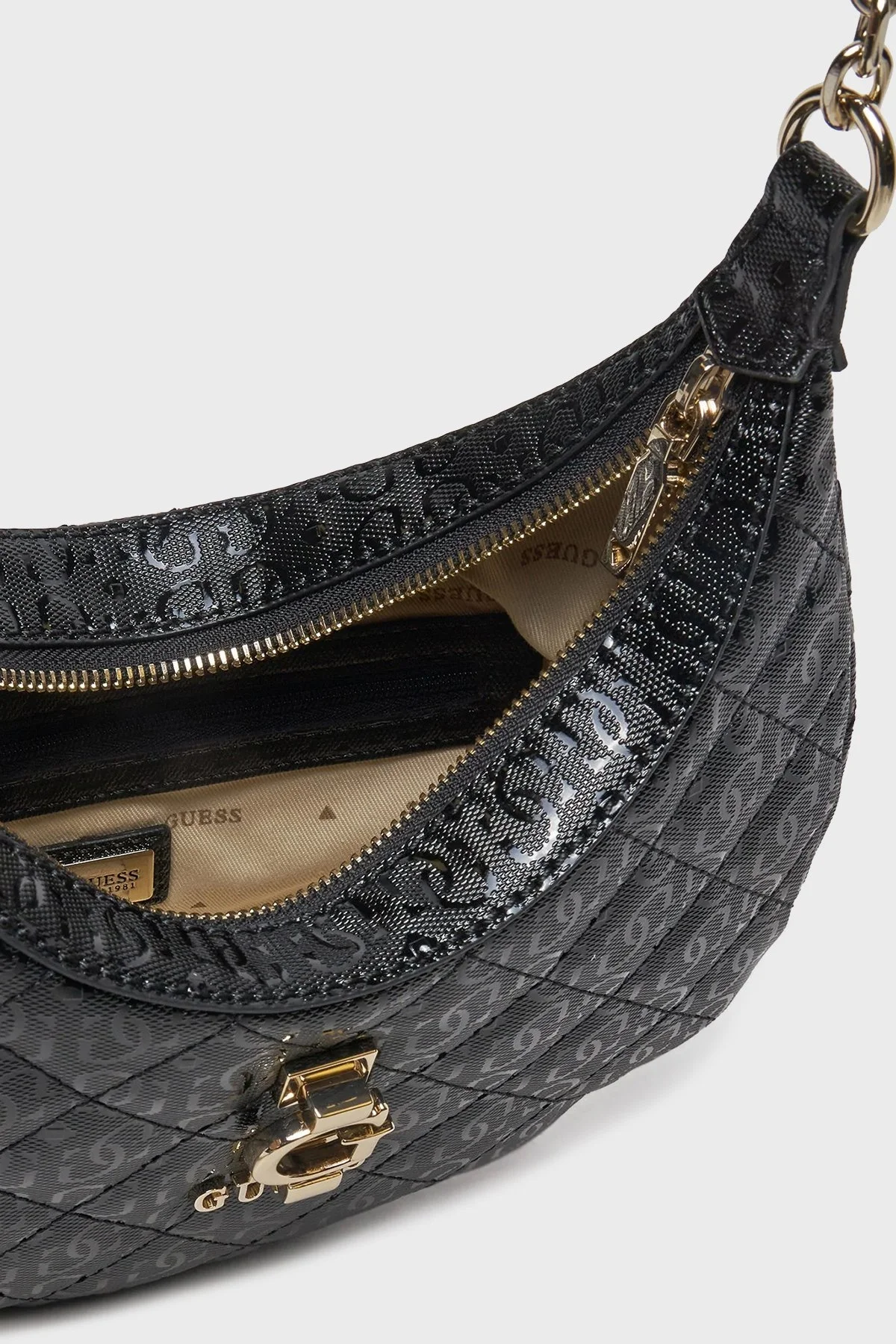 Guess Bessey Hobo Kapitoneli Çıkarılabilir Askılı HWGG9522010 Bayan Çanta HWGG95 22010 BLA SİYAH - 7